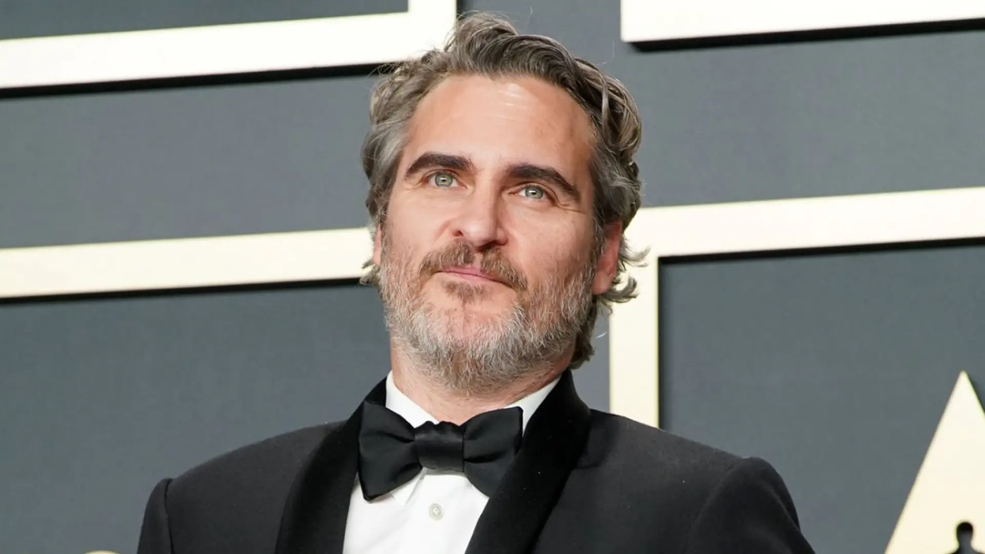 As Ser Lo Pr Ximo De Joaquin Phoenix Un Drama De Poca Con Sexo Gay Expl Cito
