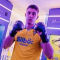 Theo Pino com a camisa do Cádiz.