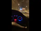 La Policía Nacional ha detenido en Villaviciosa a un conductor acusado de un delito contra la seguridad vial tras ser sorprendido en los túneles de la autovía A-8 circulando con su vehículo a más de 180 kilómetros por hora en un tramo de 90 para difundirlo en redes sociales, según ha informado este viernes la Jefatura Superior de Asturias.