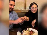 La joven solo pensaba en comer.
