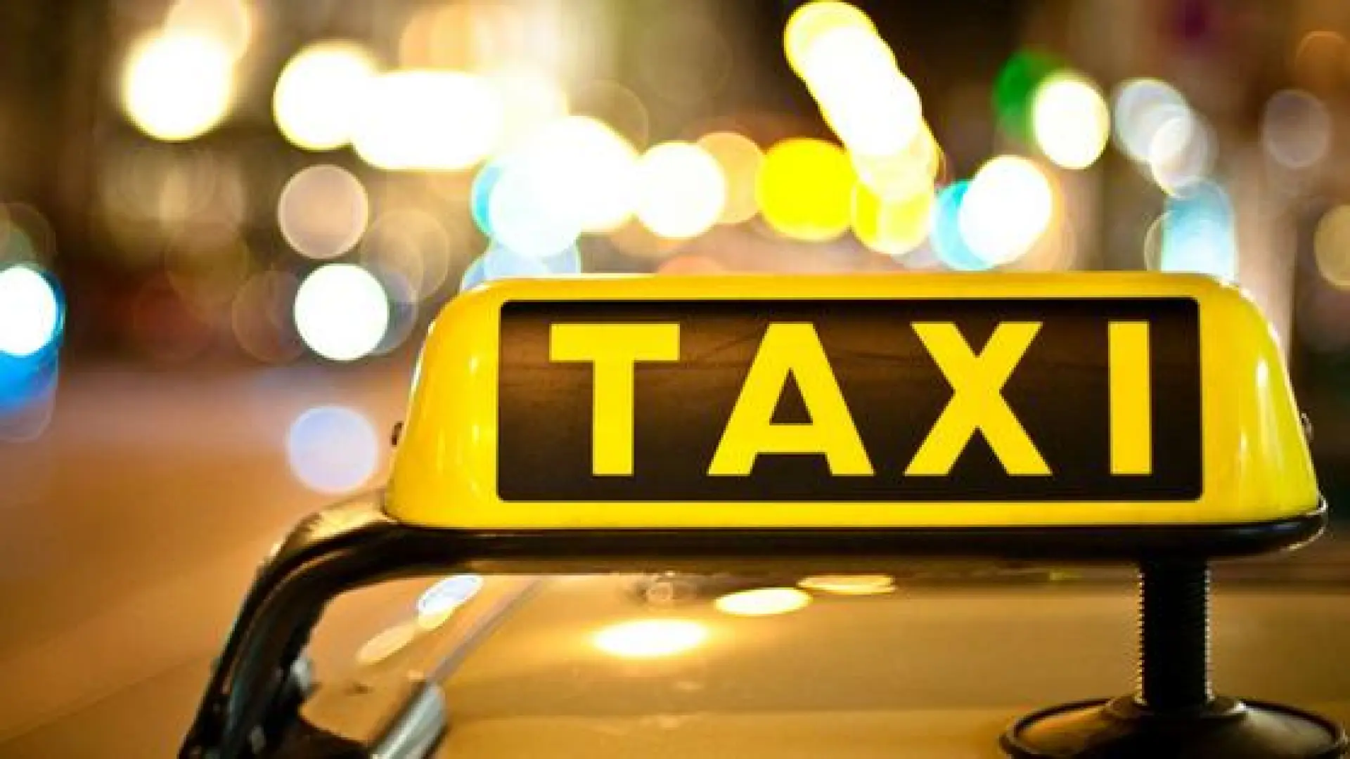 Coger un taxi en Nochevieja puede salir muy caro: así son las tarifas en las ciudades españolas