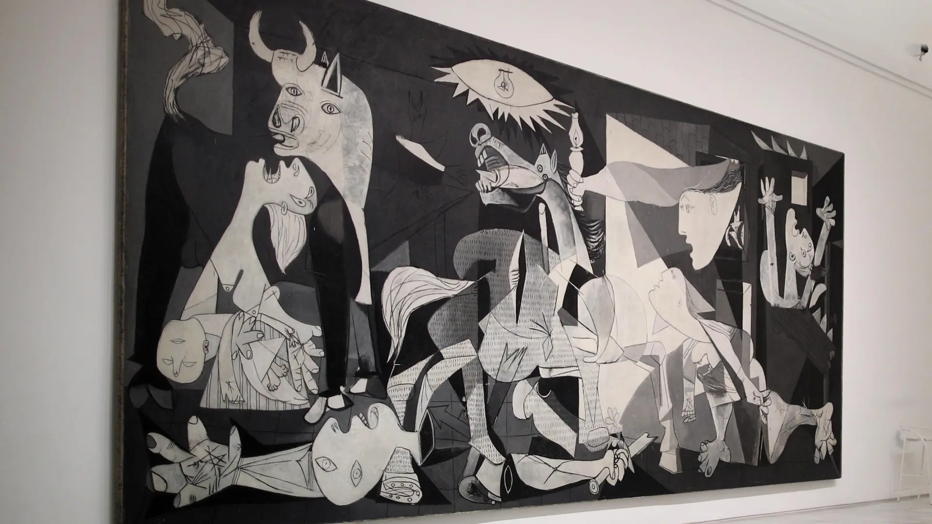 Cultura rechaza trasladar el 'Guernica' de Picasso al Guggenheim de Bilbao porque su obligación es garantizar su protección