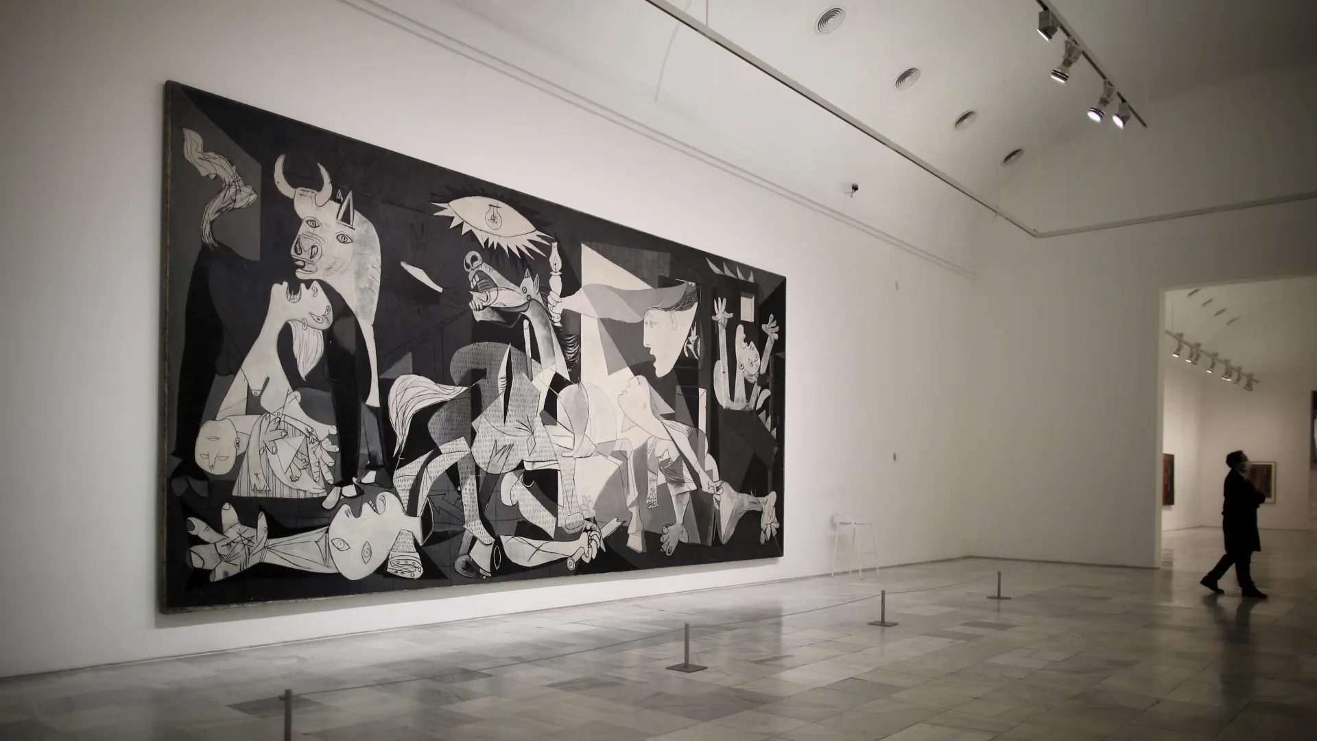
         Cultura rechaza trasladar el 'Guernica' de Picasso al Guggenheim de Bilbao porque su obligación es garantizar su protección 
    