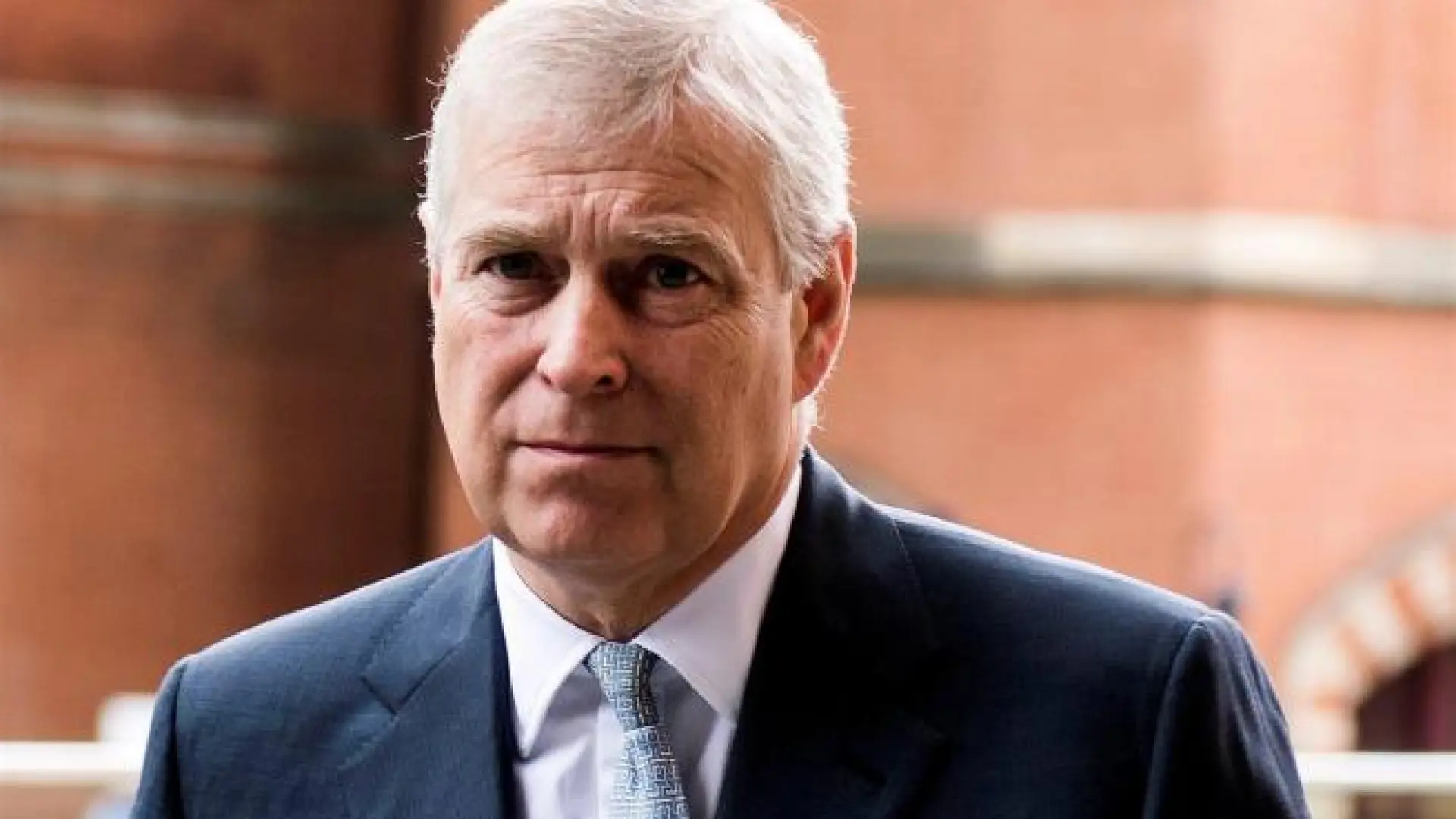 Otro libro involucra de nuevo al príncipe Andrés de Inglaterra con el caso del pederasta Epstein
