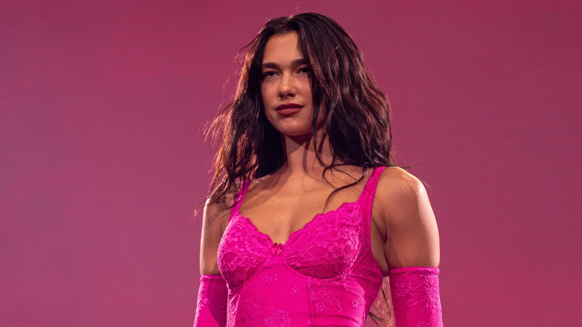 Dua Lipa sorprende a su público en México con su versión de 'Bésame Mucho': "Escogió calidad"