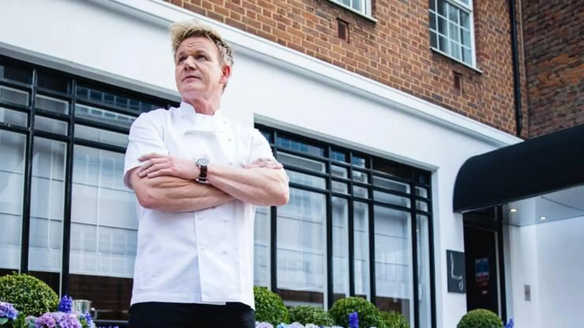 
         Cómo preparar una tostada de aguacate perfecta según el chef Gordon Ramsay 
    