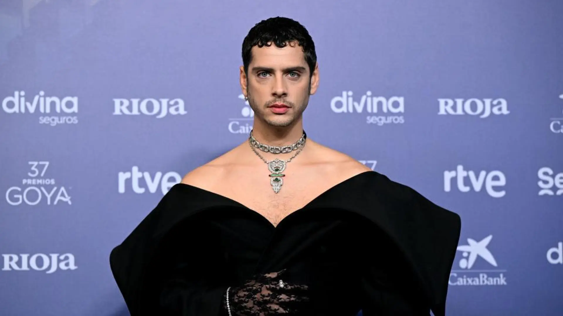 El lado más personal de Eduardo Casanova: la estrecha relación con su madre  y su discreta vida sentimental