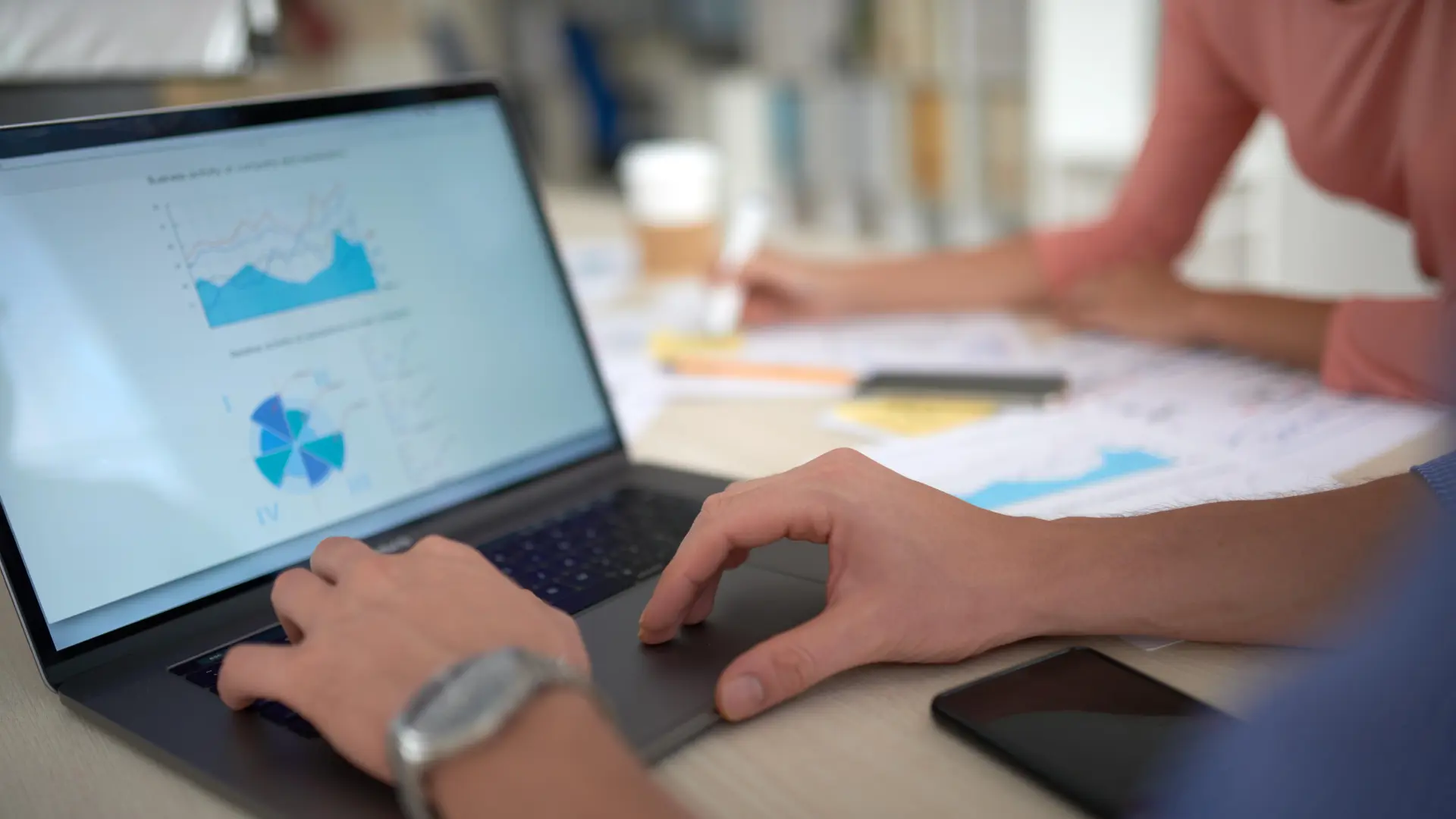 
         Nuevas ayudas de hasta 1.000 € para comprar un ordenador con el Kit Digital: requisitos y cómo pedirlas 
    