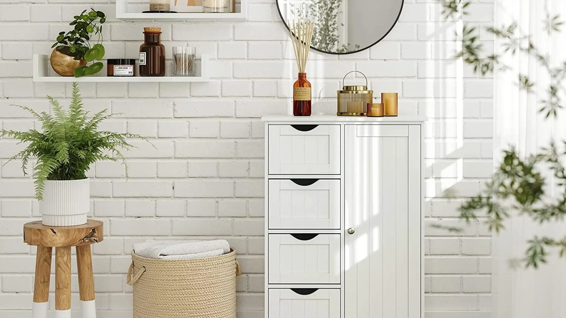 
         Si tienes un baño pequeño, este mueble te interesa: gran capacidad con medidas 'mini' 
    