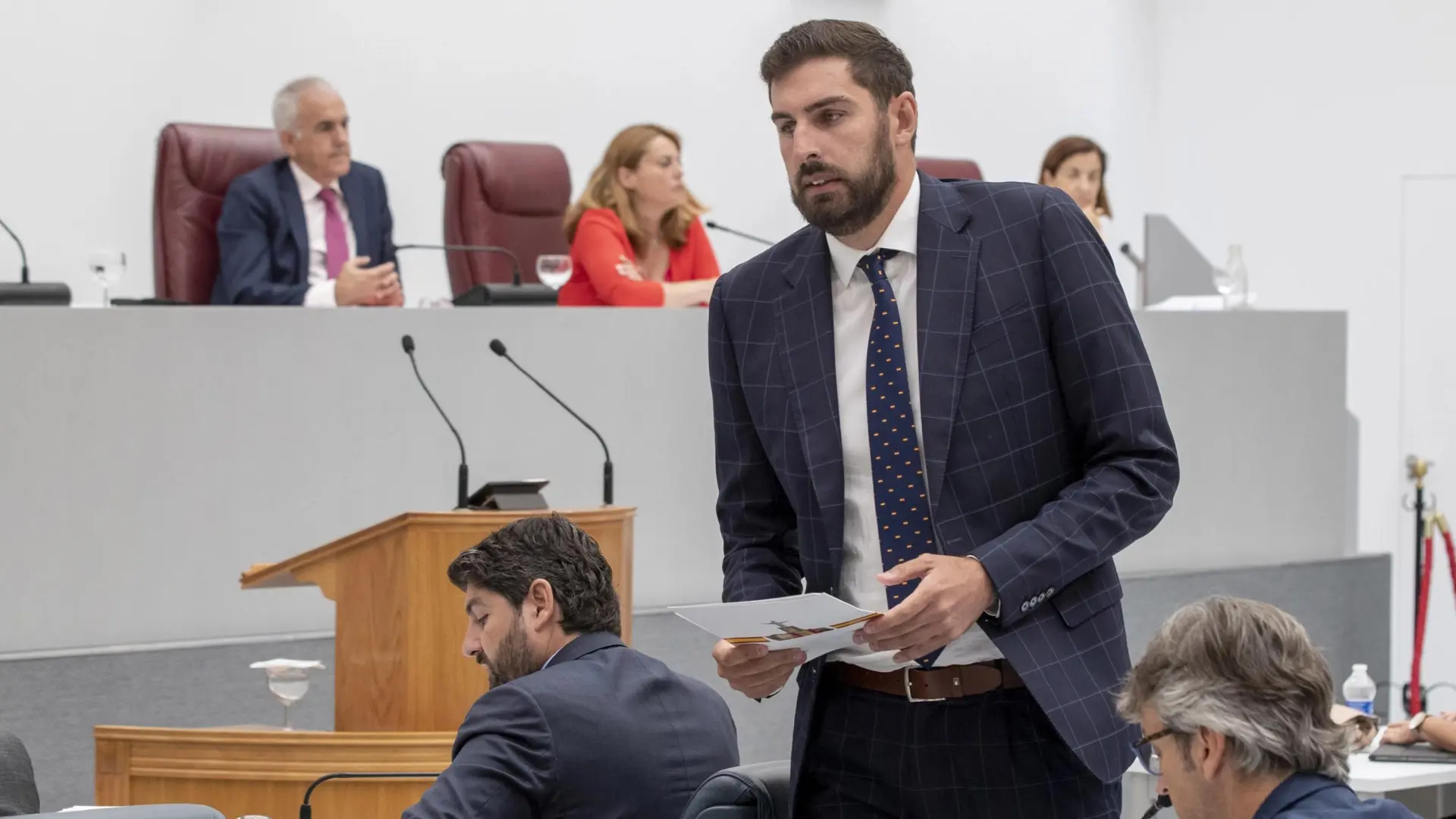 Dimite en bloque la dirección de Vox en Murcia para forzar la destitución de su presidente