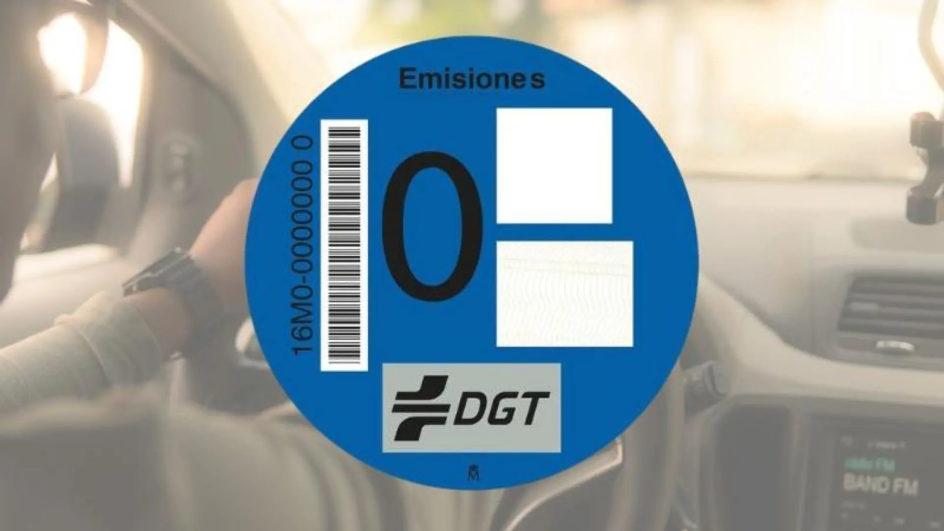 Un vehículo híbrido enchufable: ¿Tiene derecho a llevar la etiqueta Cero de la DGT?