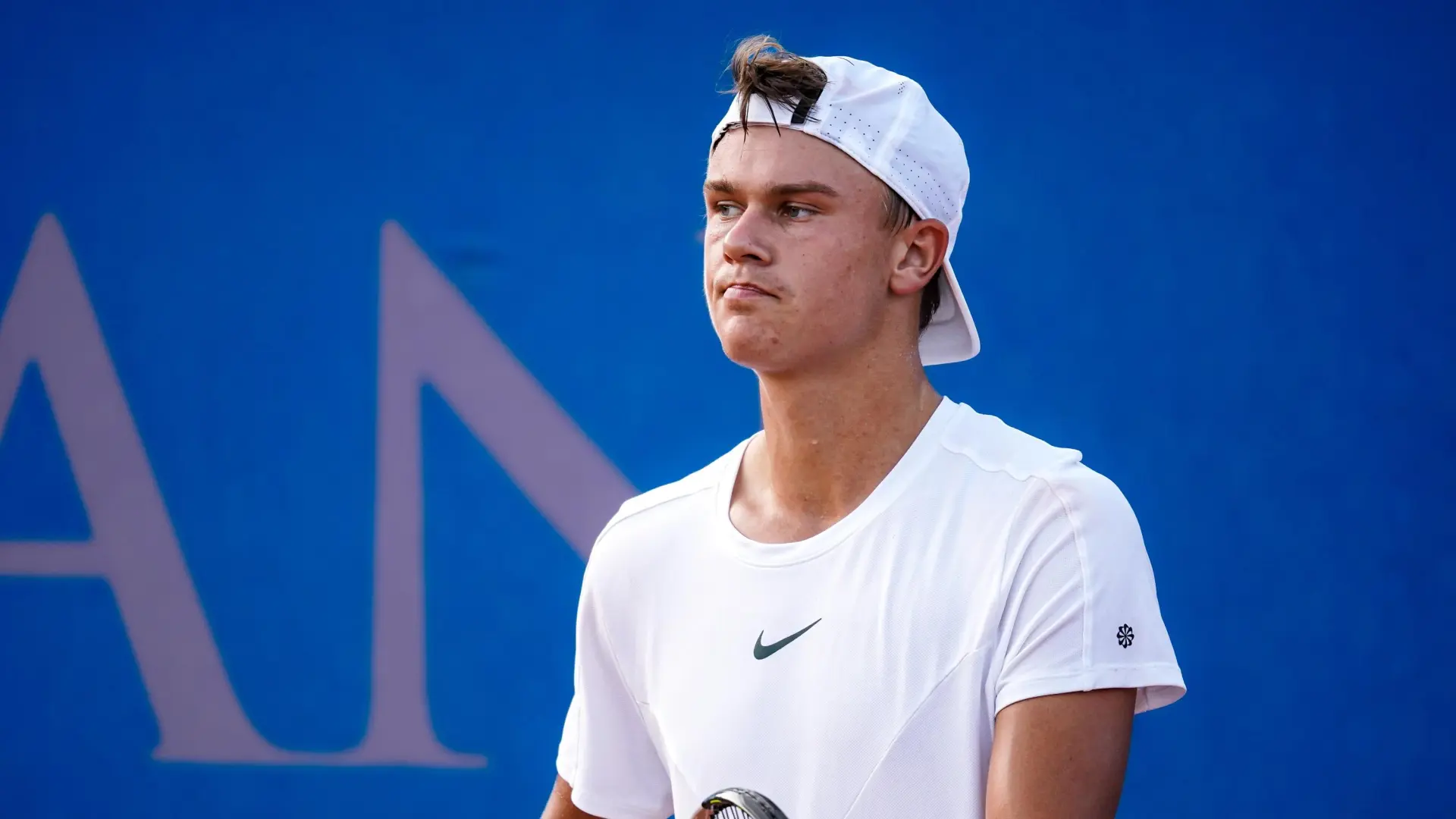 La madre de Holger Rune desvela la noche de terror del tenista atrapado en Doha: "No pudo dormir, hemos oído misiles y explosiones"