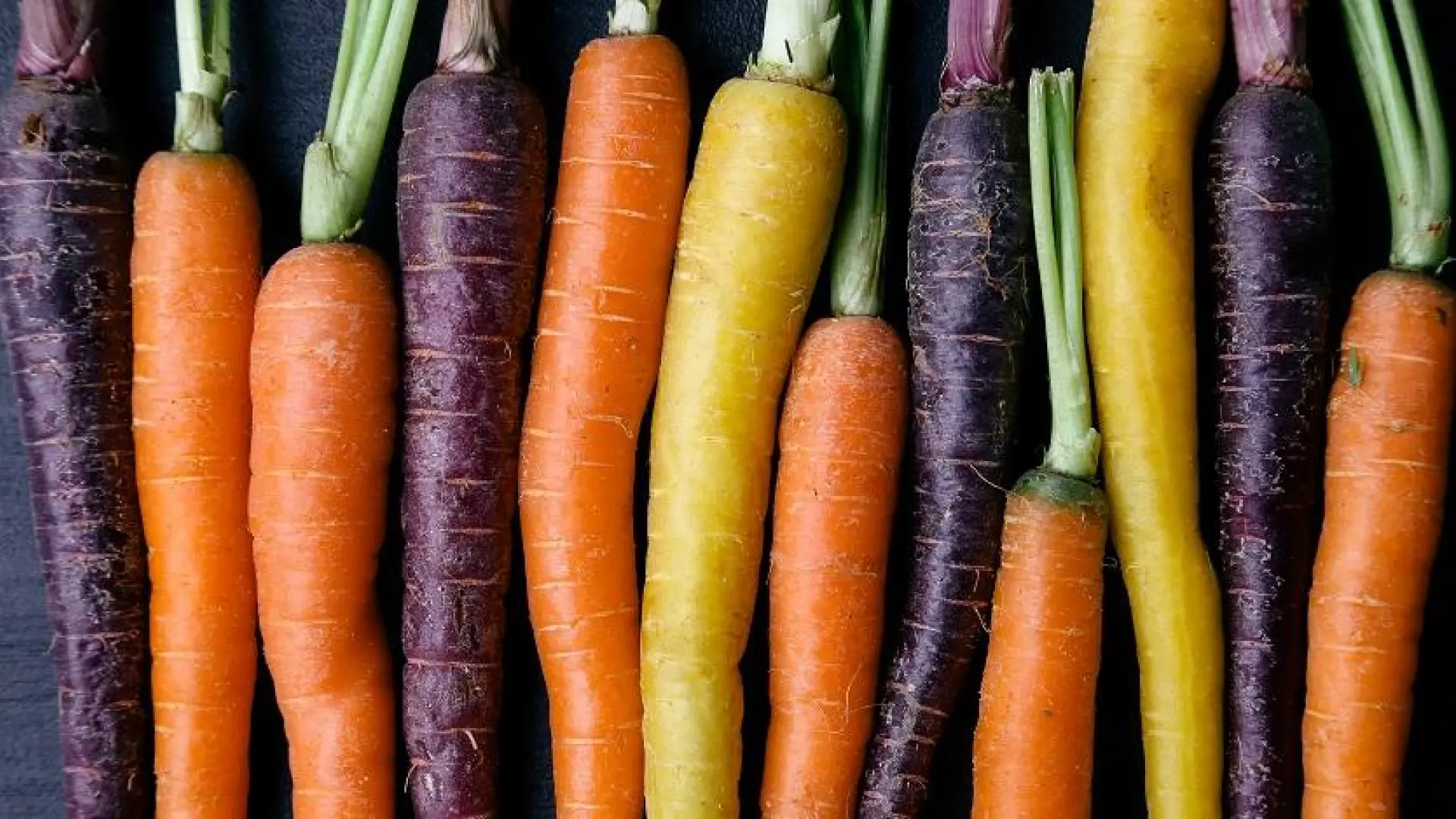 
         Cómo cocer zanahorias para que queden tiernas y jugosas paso a paso 
    
