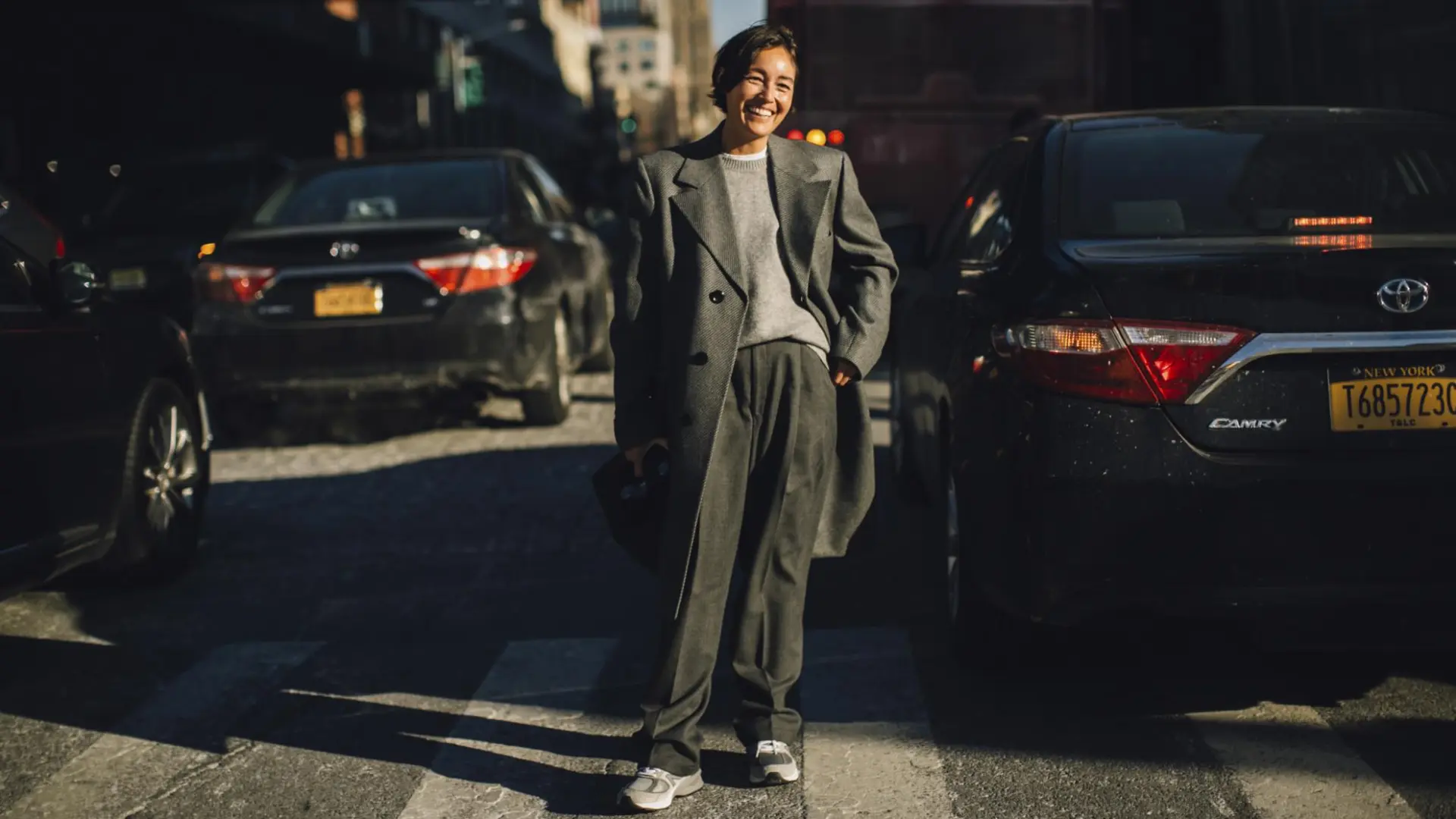 Skechers tiene las zapatillas estilo 'New Balance' perfectas para caminar en invierno bajo la lluvia