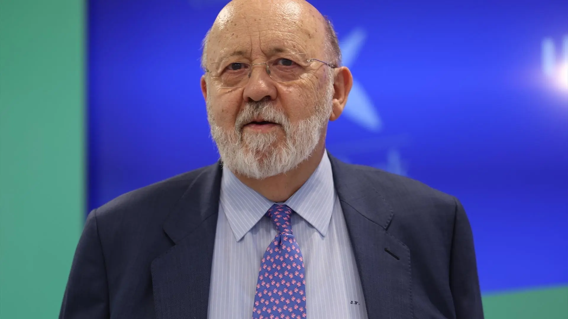 Tezanos ve muy "mermadas" las opciones del PSOE de volver a gobernar si sigue el choque entre Sumar y Podemos