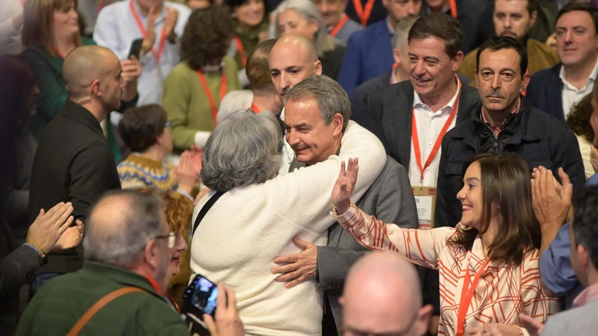 
         Zapatero vaticina que "la historia dará la razón" a Sánchez al denunciar la actuación de Israel 
    