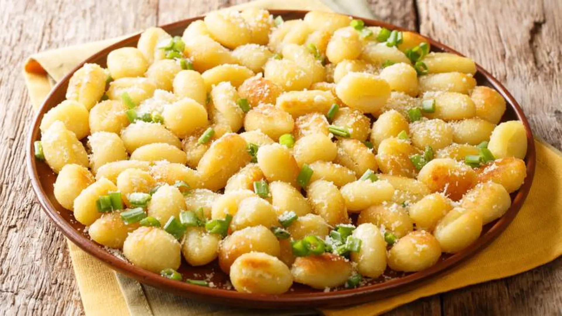 Ñoquis de zanahoria con mantequilla marrón: una receta barata de color vibrante y toque de dulce