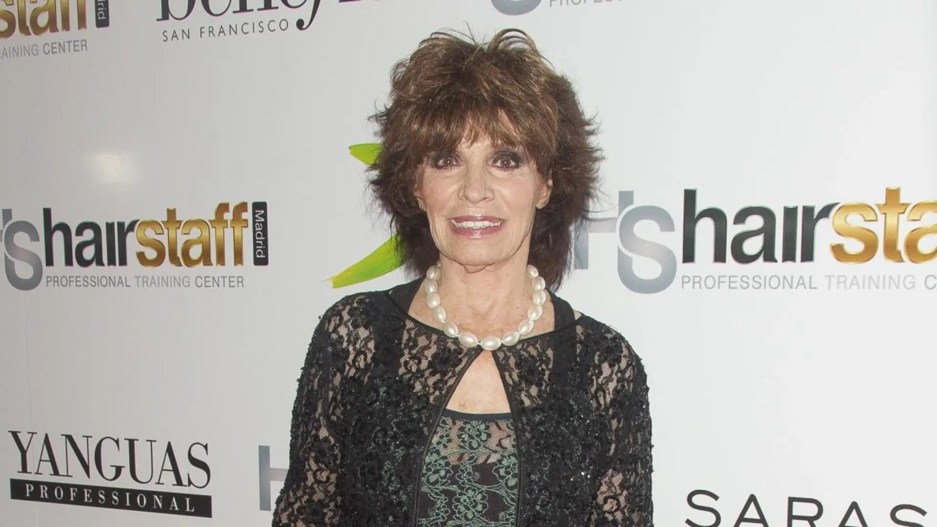 Quién es Encarnita Polo, la cantante que perdió 70.000 euros por un  conocido fraude y vive arruinada