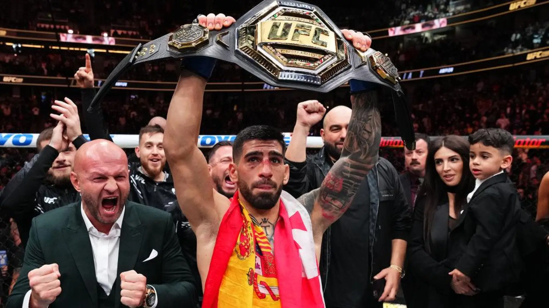 
         La exclusiva urbanización donde Ilia Topuria vive a las afueras de Madrid: avenidas y chalés de lujo 
    