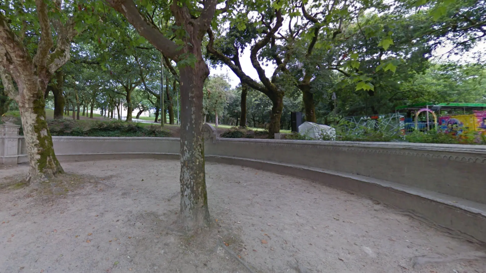 Así es el banco 'mágico' de Santiago: se escuchan los susurros a casi 15 metros de distancia