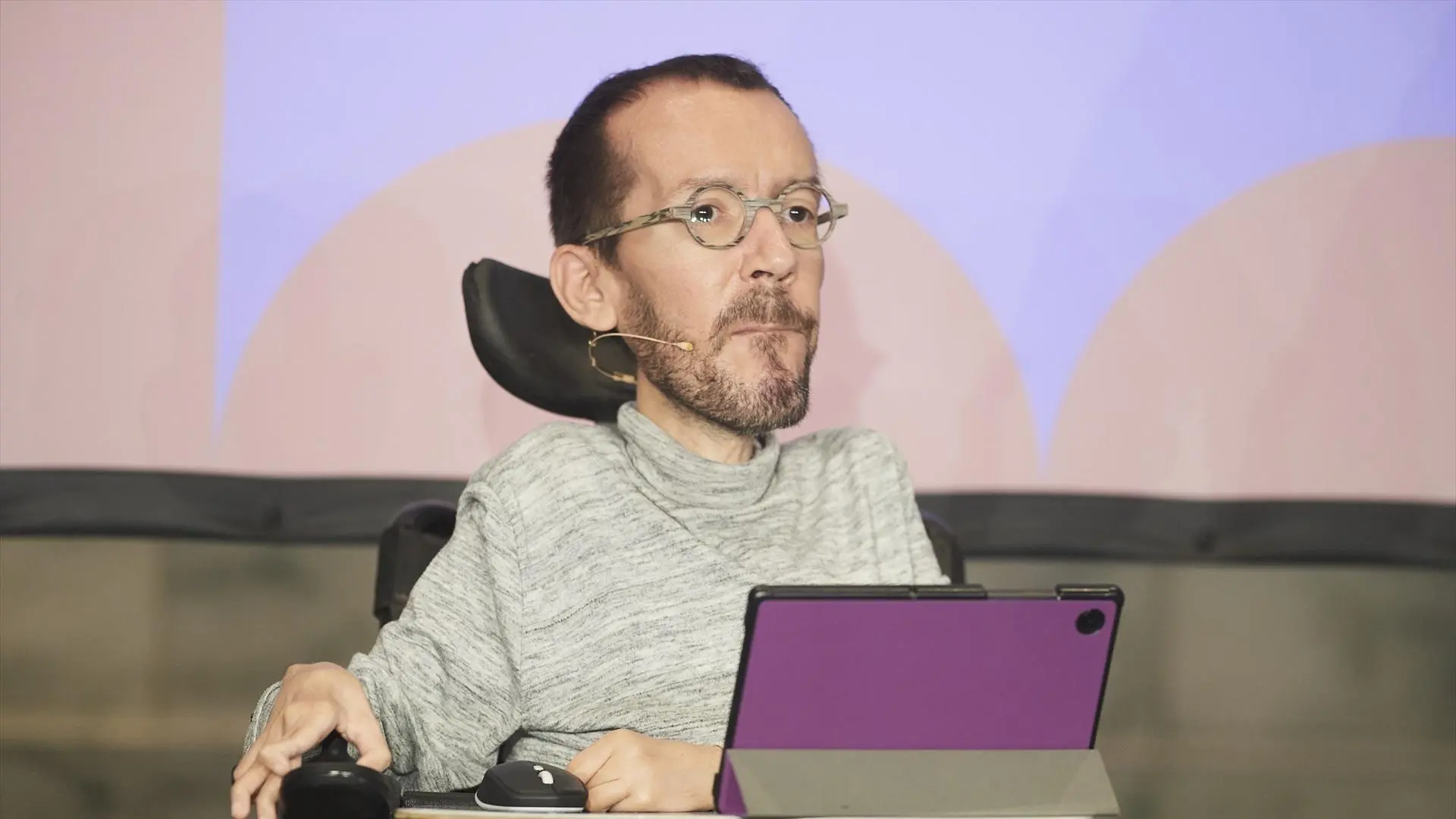 Juzgan a Echenique por un tuit sobre abusos en la Iglesia en el que la Fiscalía no ve delito