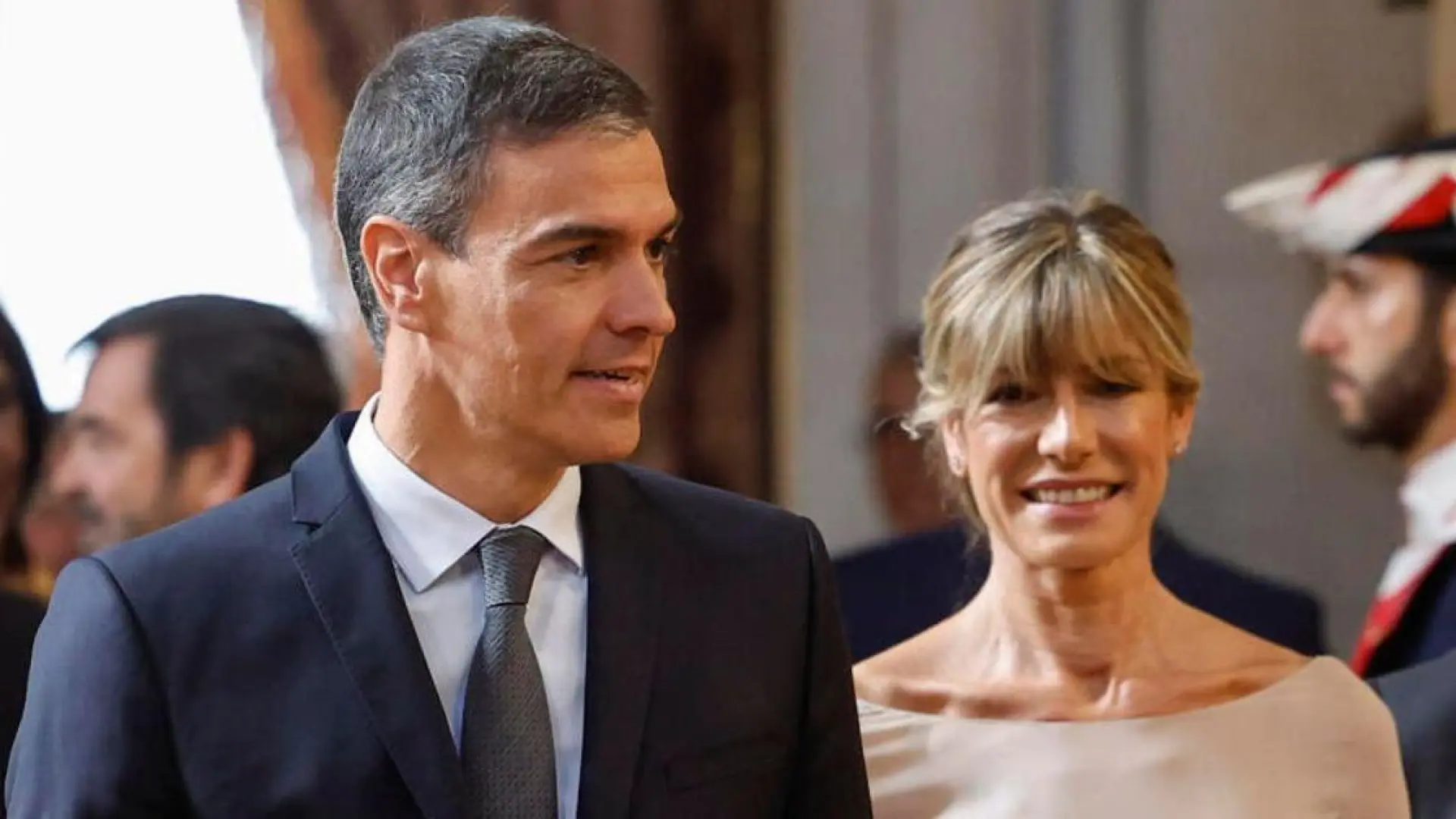 
         Peinado entregará los vídeos de las declaraciones del caso Begoña Gómez el lunes, menos el de Sánchez 
    