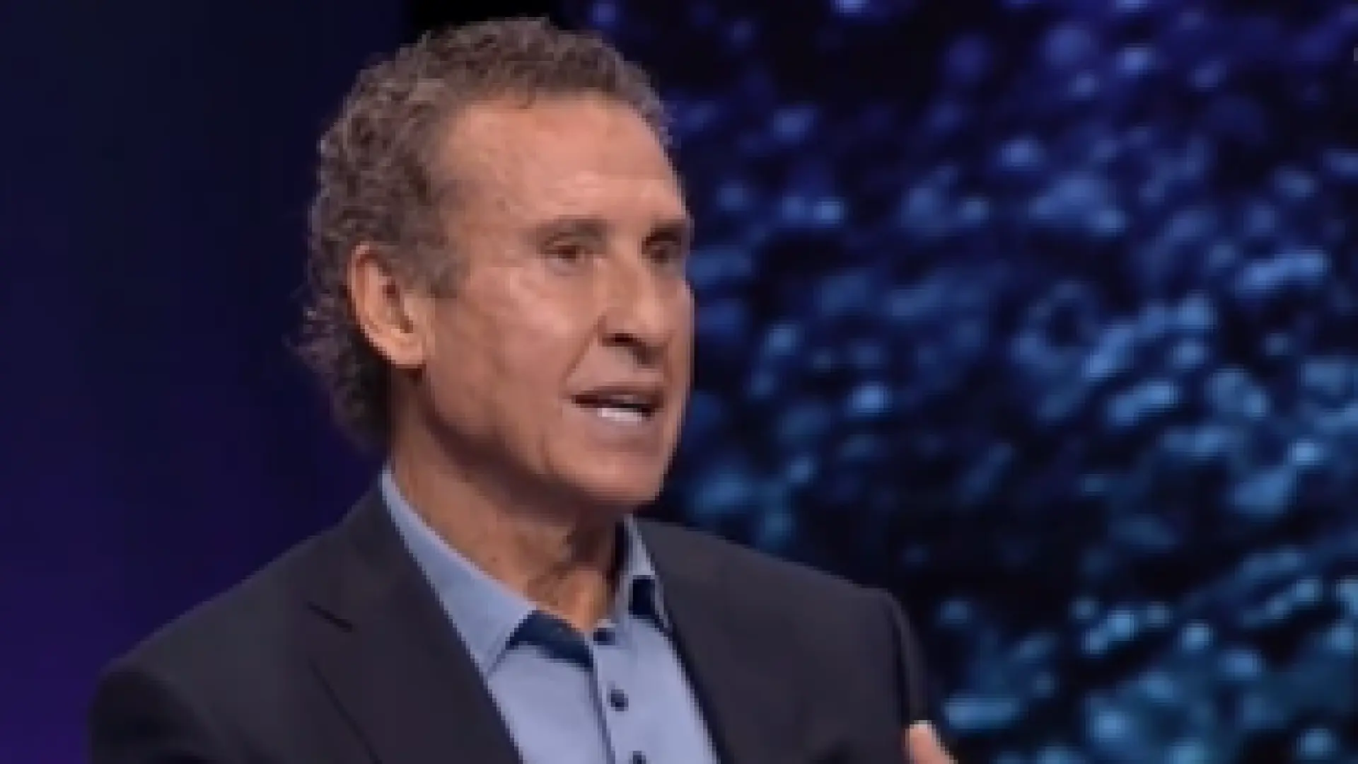 Valdano critica a Arbeloa por su postura tras los pitos: "Dividir al madridismo entre buenos y malos es una mala idea"