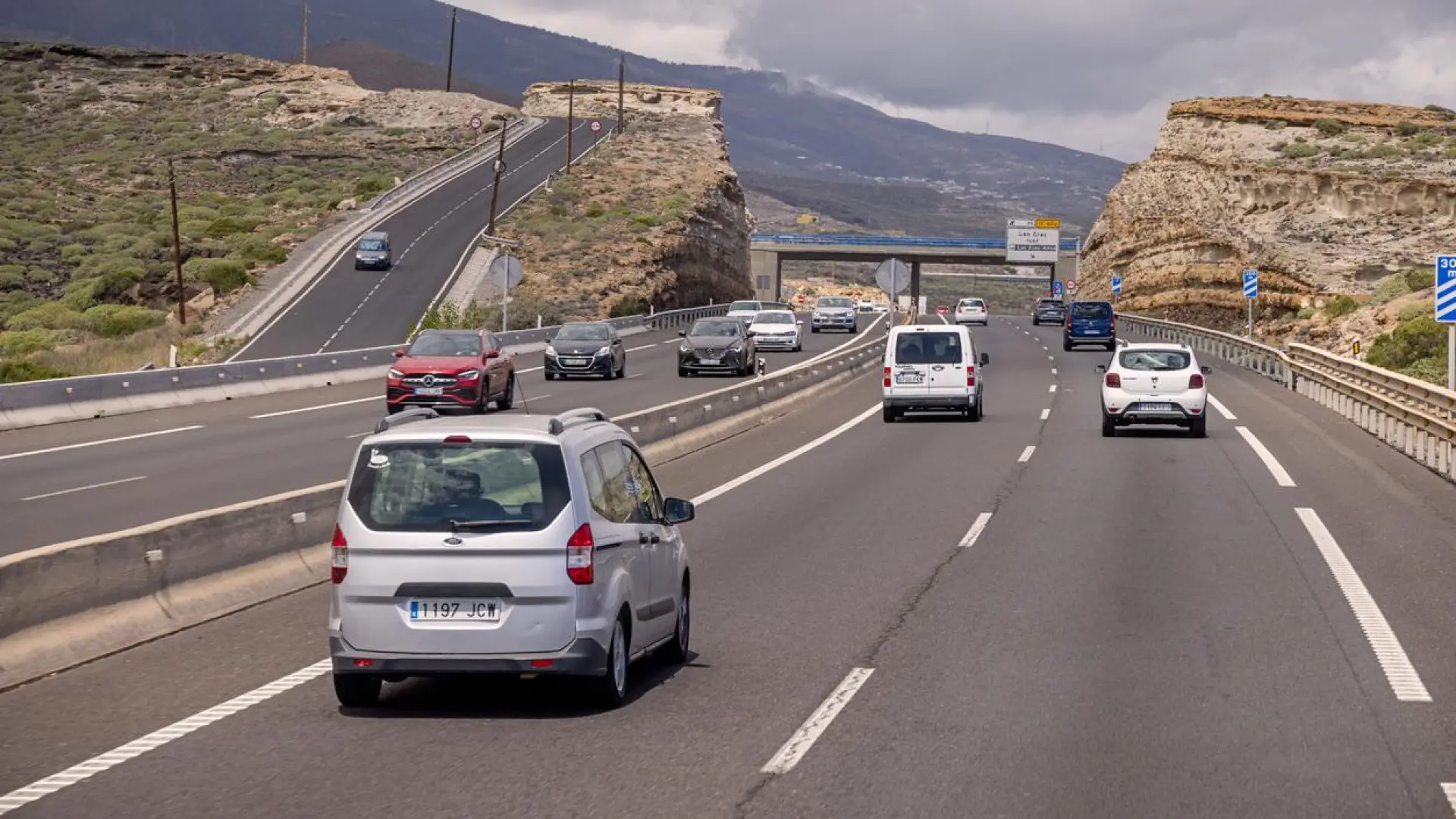 
         Si te pilla un radar a 145 km/h en una autovía, ¿pierdes puntos? 
    