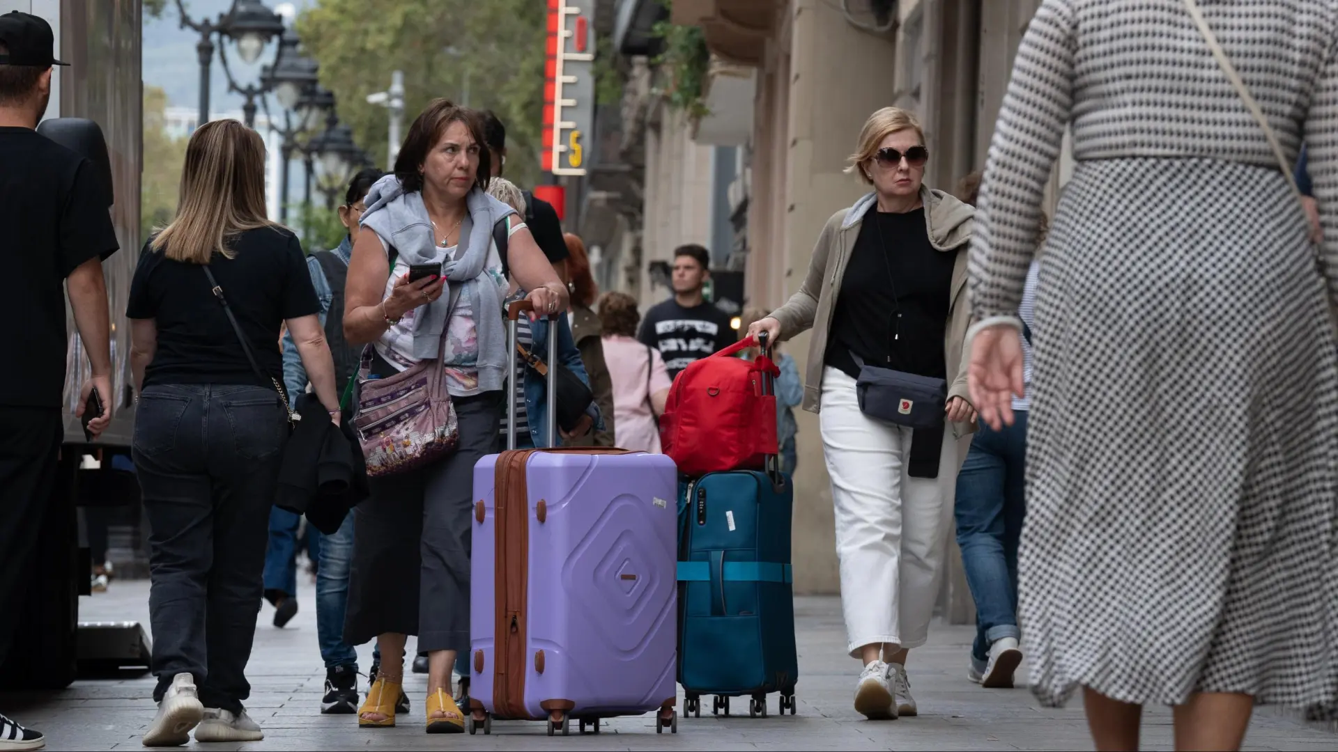 Junts enmienda la propuesta de PSC, ERC y los Comuns sobre la tasa turística y defiende que solo suba en temporada alta