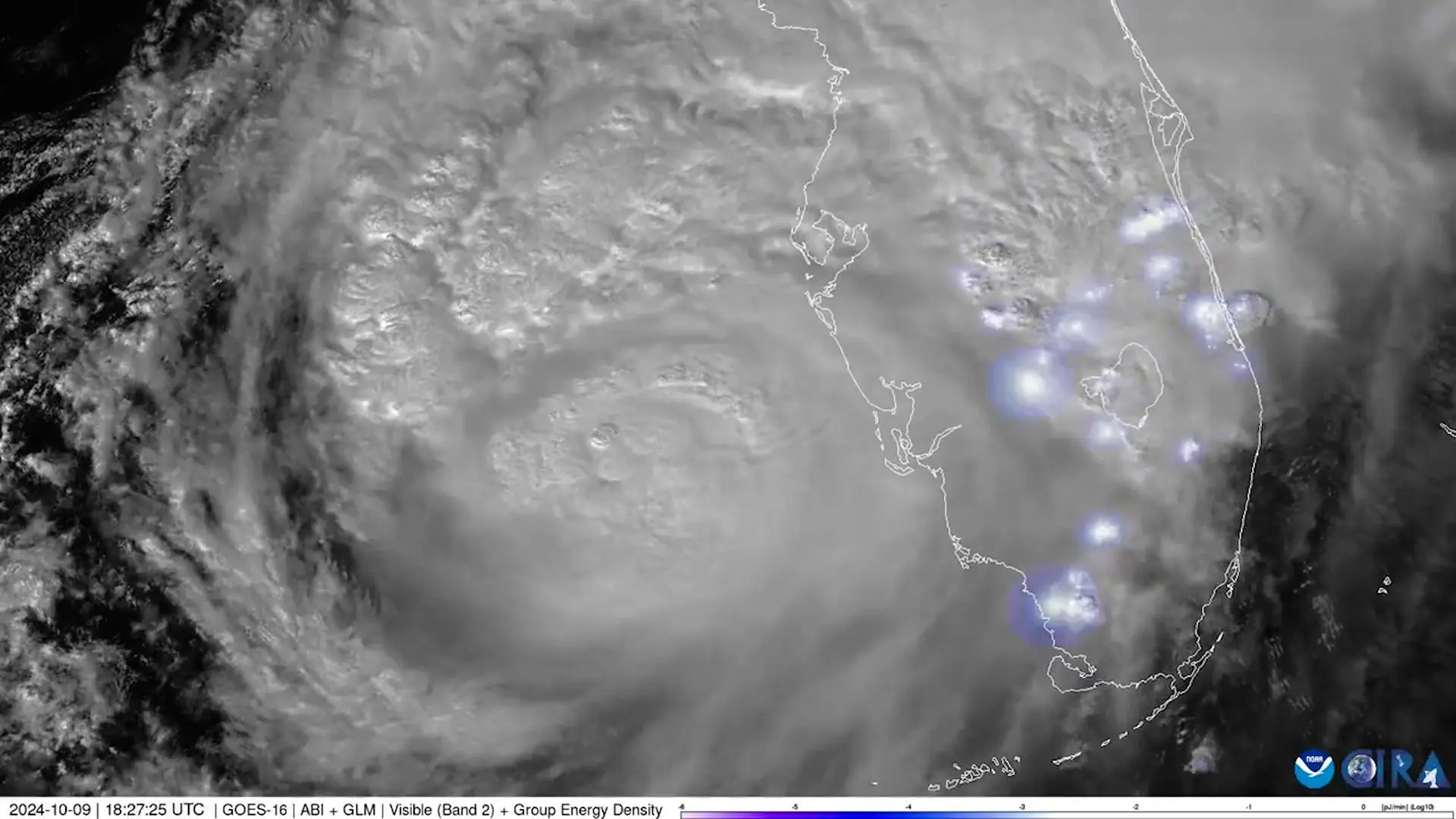 
         El Niño rebaja la previsión de huracanes, pero los expertos no descartan grandes tormentas 
    