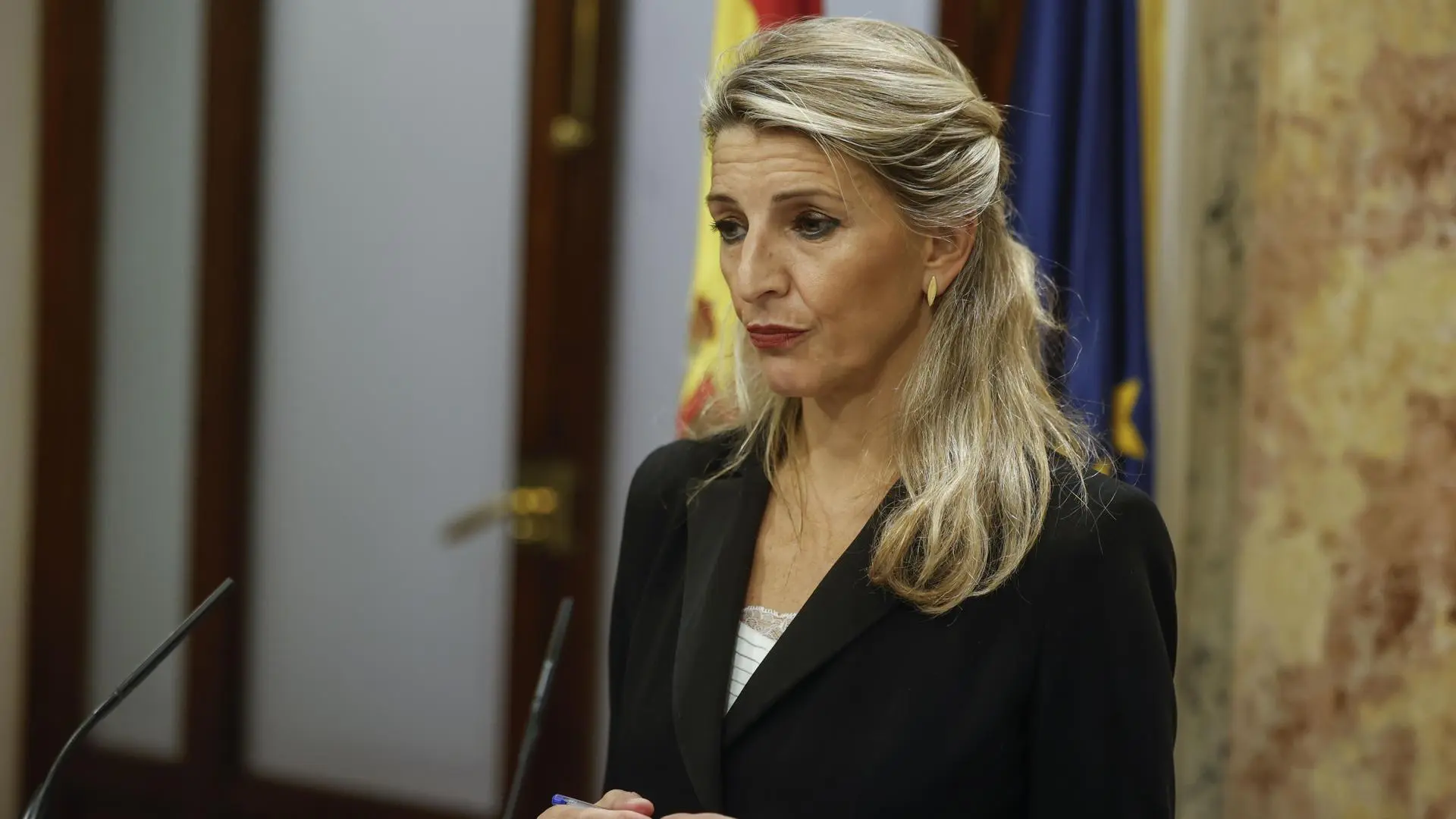 
         Yolanda Díaz avisa: nadie debe ir al puesto de trabajo "si no existen condiciones de seguridad" 
    