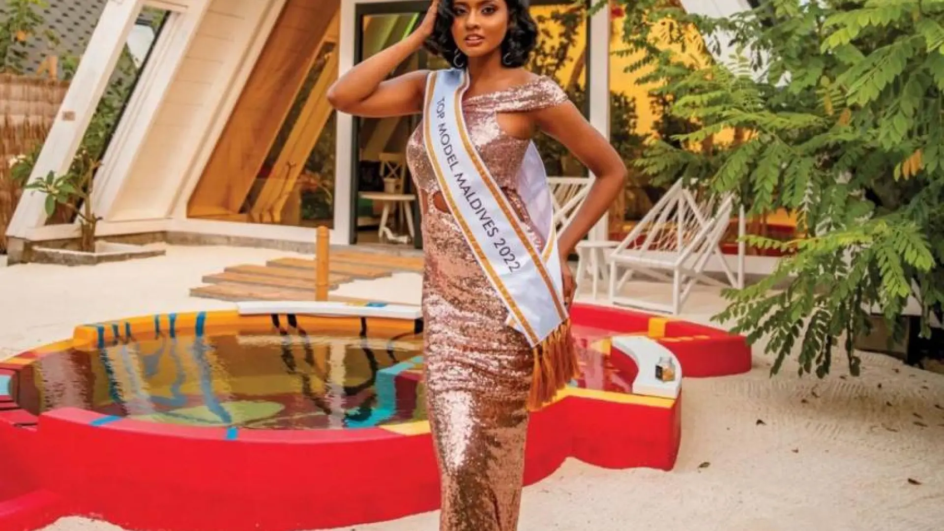 
         Maldivas envía su primera concursante a Miss Universo y desata críticas entre los islamistas 
    