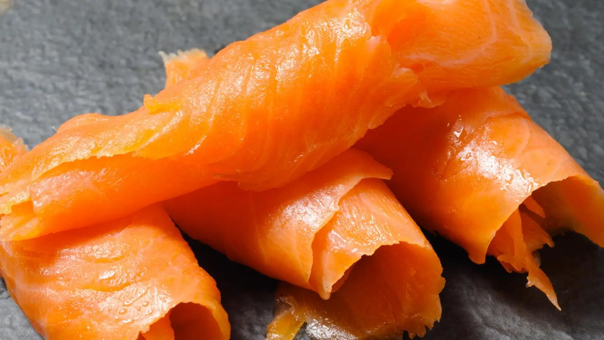 Sanidad alerta de listeria en un lote de salmón noruego ahumado