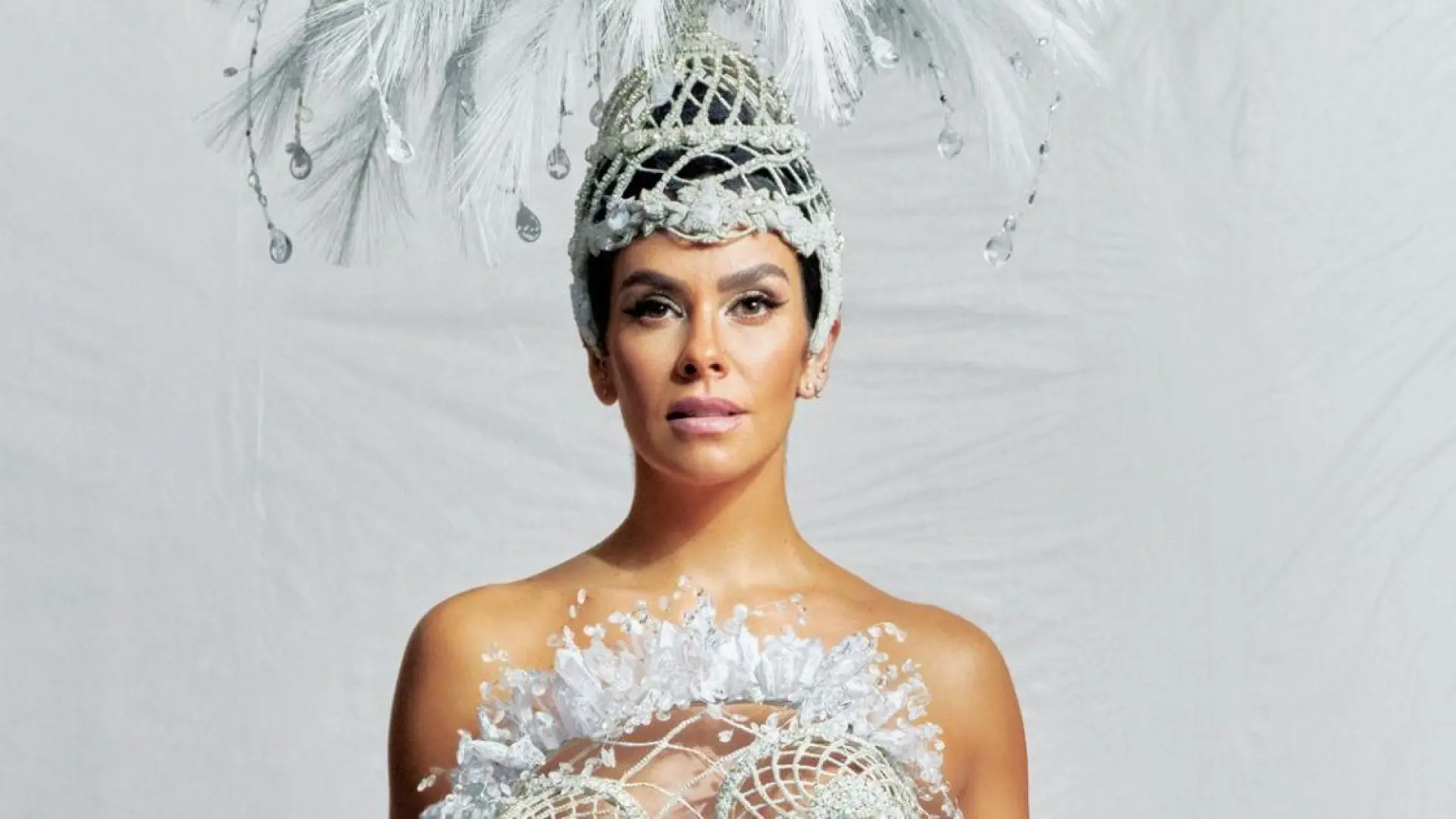 Del peso del vestido a las horas de creación: 4 curiosidades del look de Pedroche en Campanadas