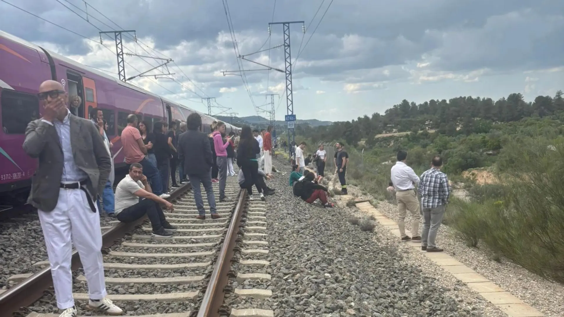 Adif запускает экстренный план помощи для пассажиров поездов