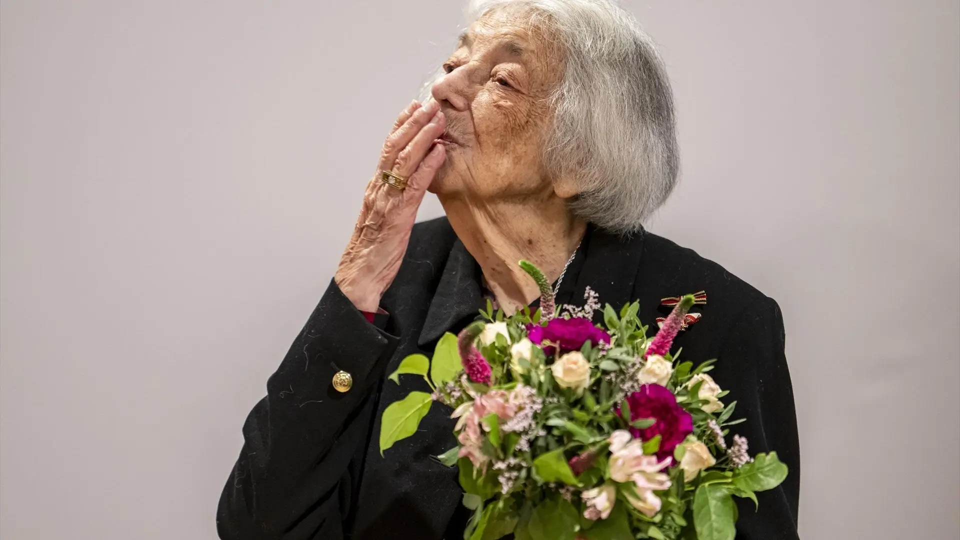 
         Muere Margot Friedlander, una de las últimas supervivientes del Holocausto 
    