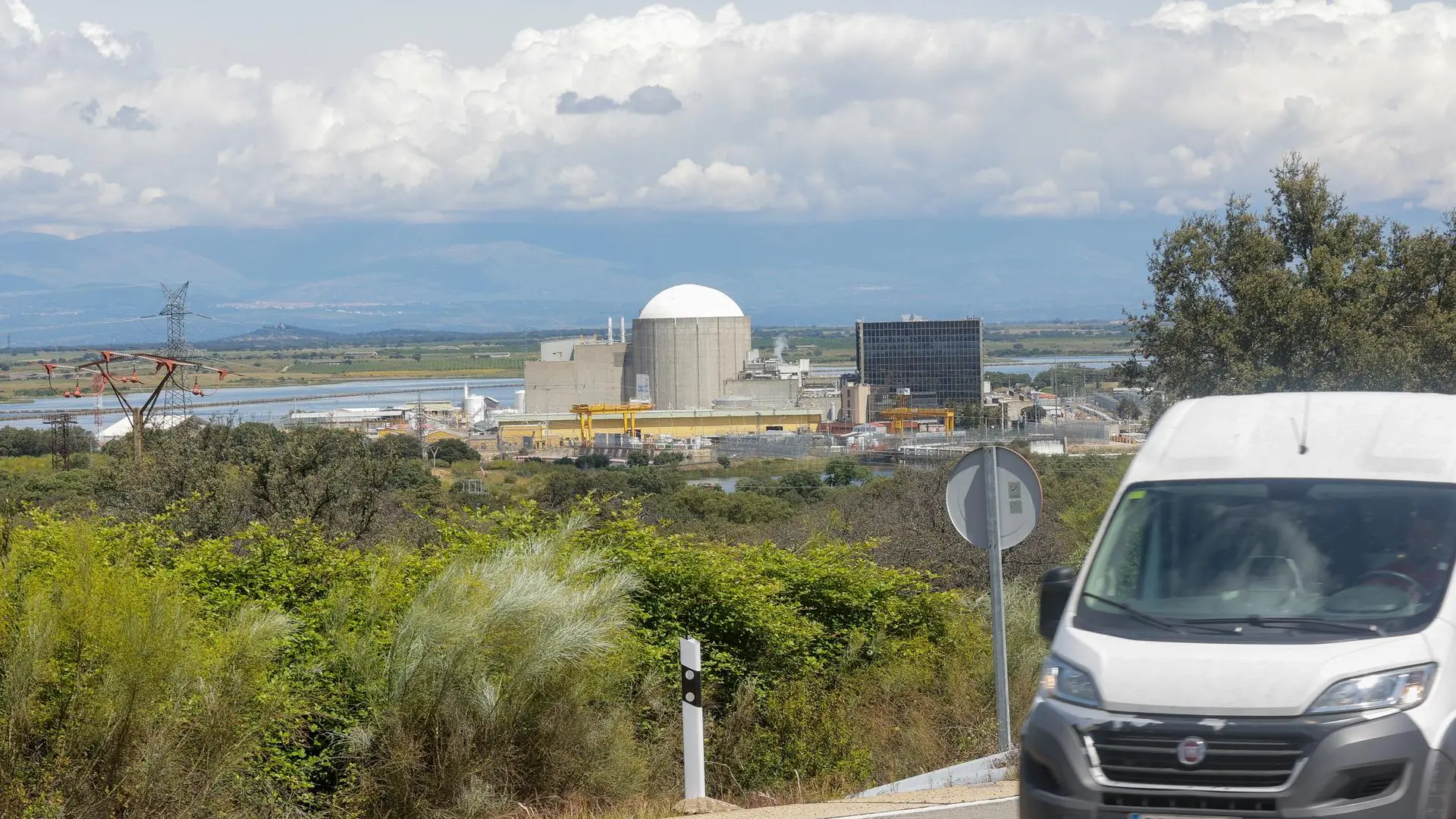 El futuro de las renovables aconseja un puente nuclear para seguir descarbonizando