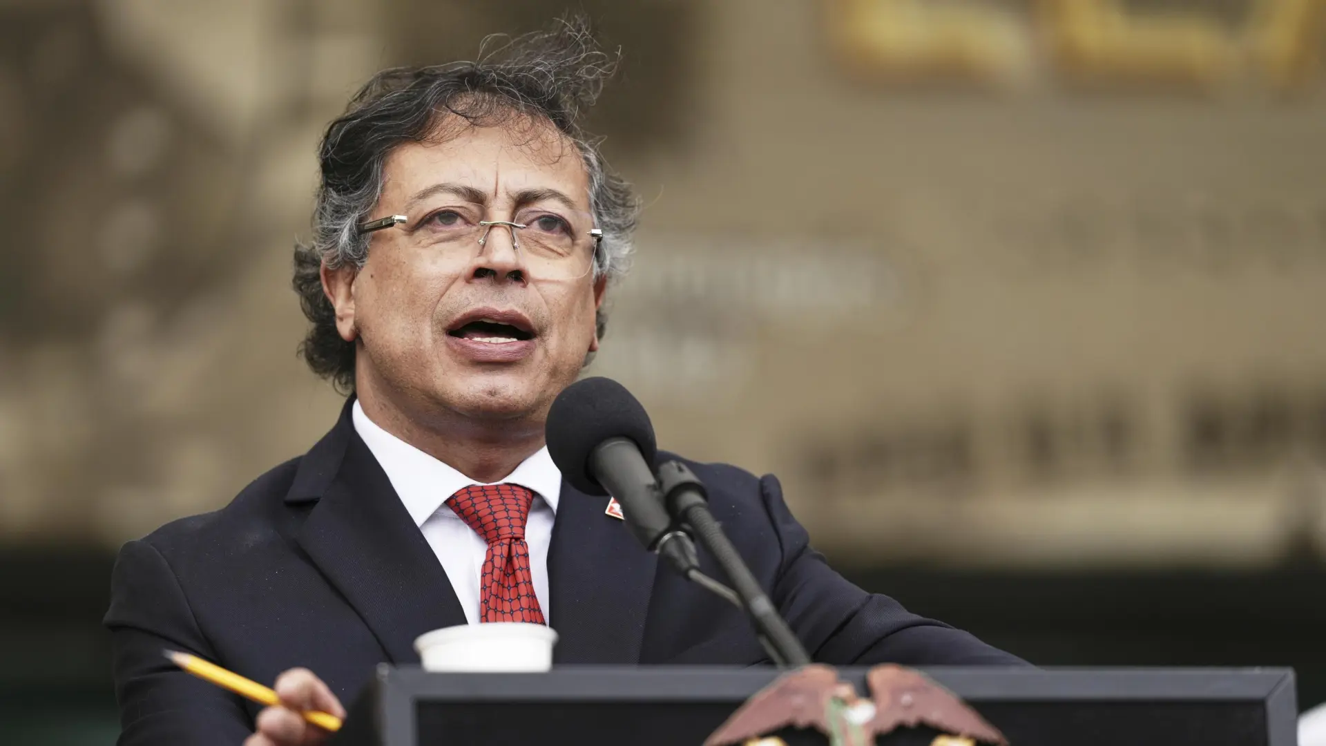 De guerrillero a presidente de Colombia: quién es Gustavo Petro, el mandatario que desafía una y otra vez a Donald Trump