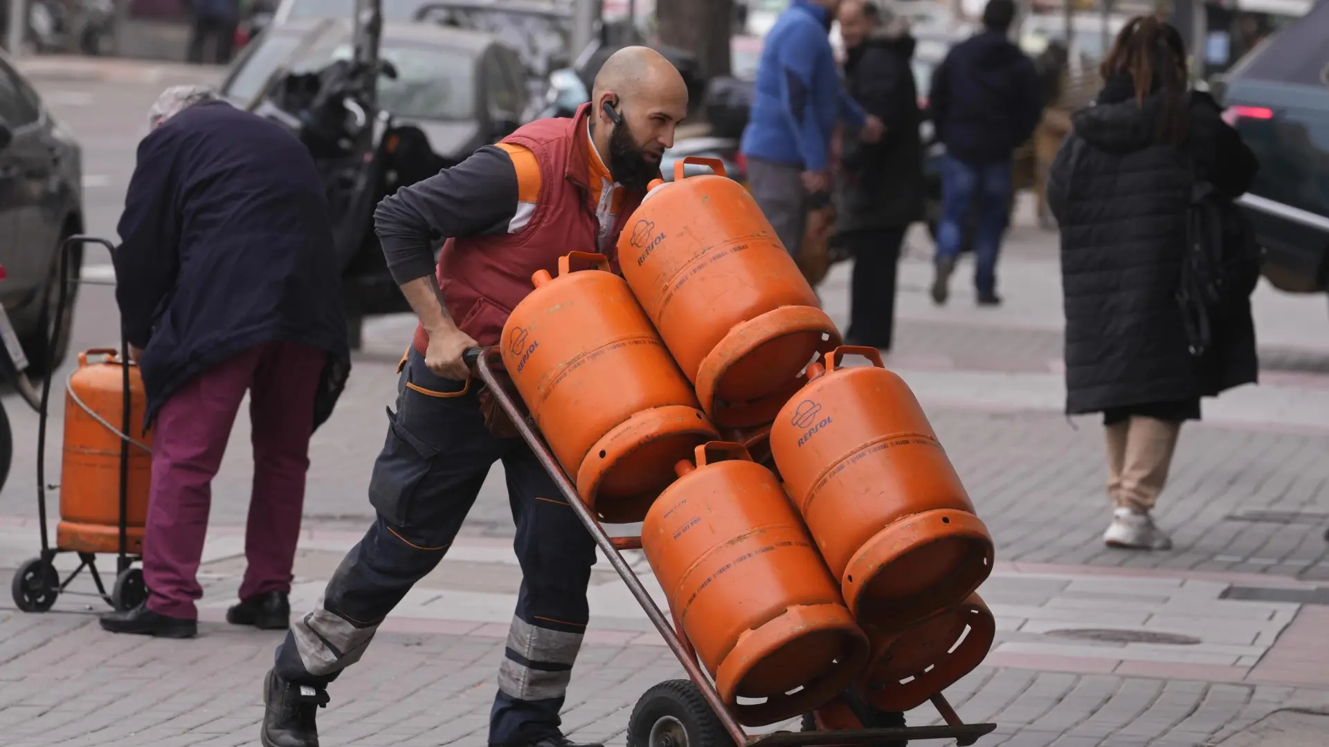 La llegada de migrantes no basta para compensar las jubilaciones en cuatro autonomías