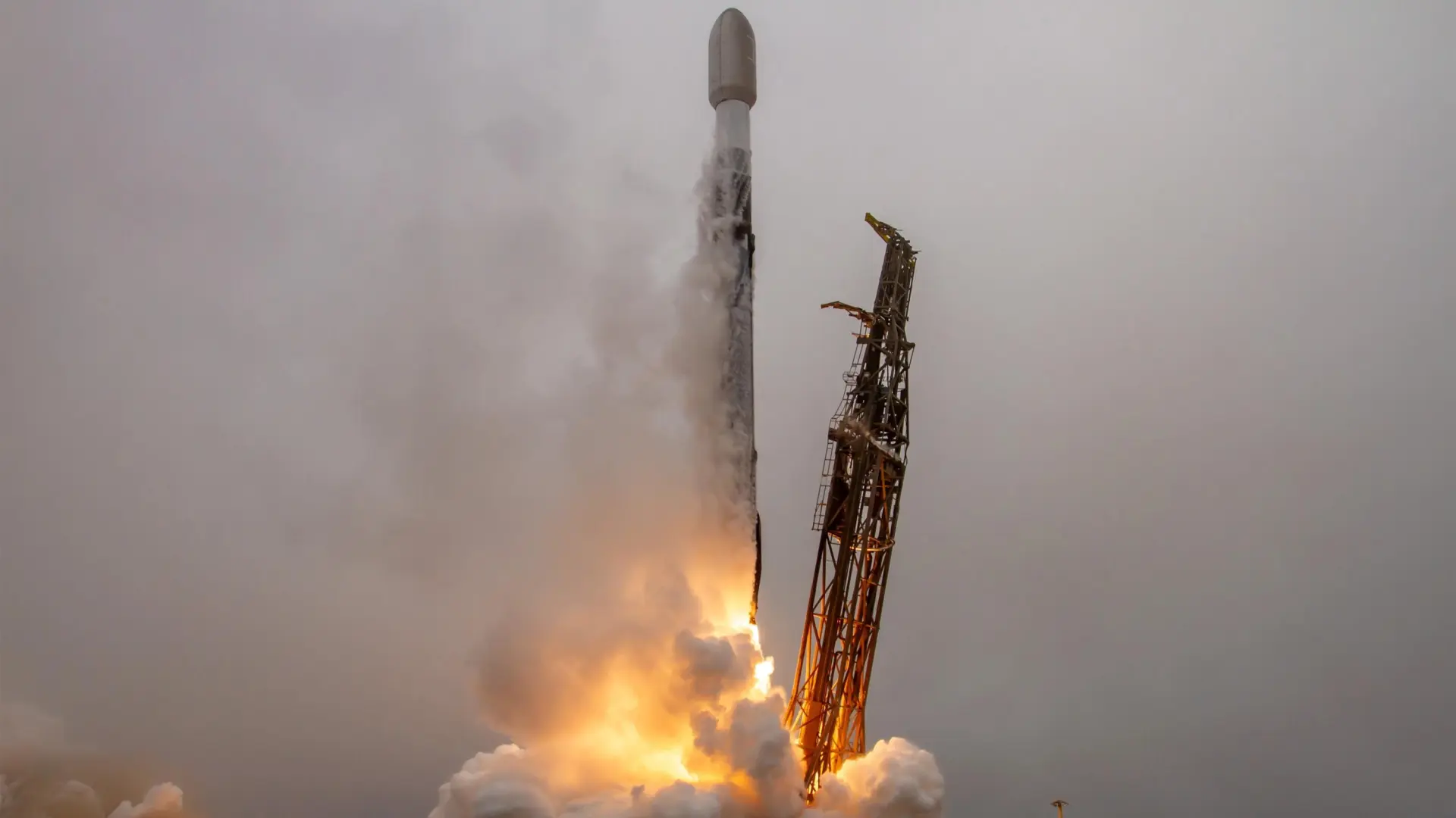 EEUU advierte de que los lanzamientos espaciales podrían afectar al tráfico aéreo provocando desvíos y retrasos en los vuelos