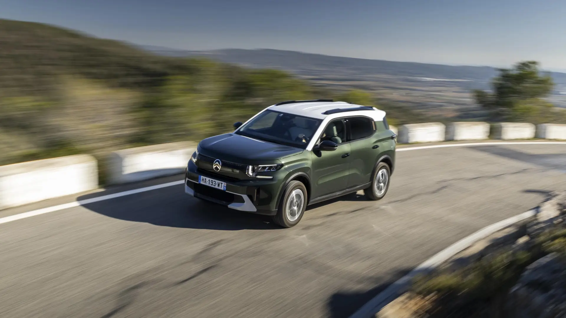 Siete plazas, etiquetas Eco y Cero y menos de 18.000 €: probamos el C3 Aircross