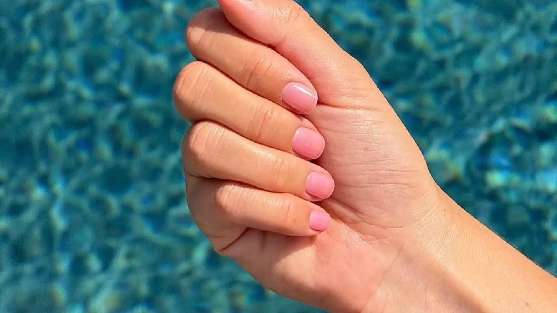La manicura viral que todas piden este verano porque favorece a todas las mujeres