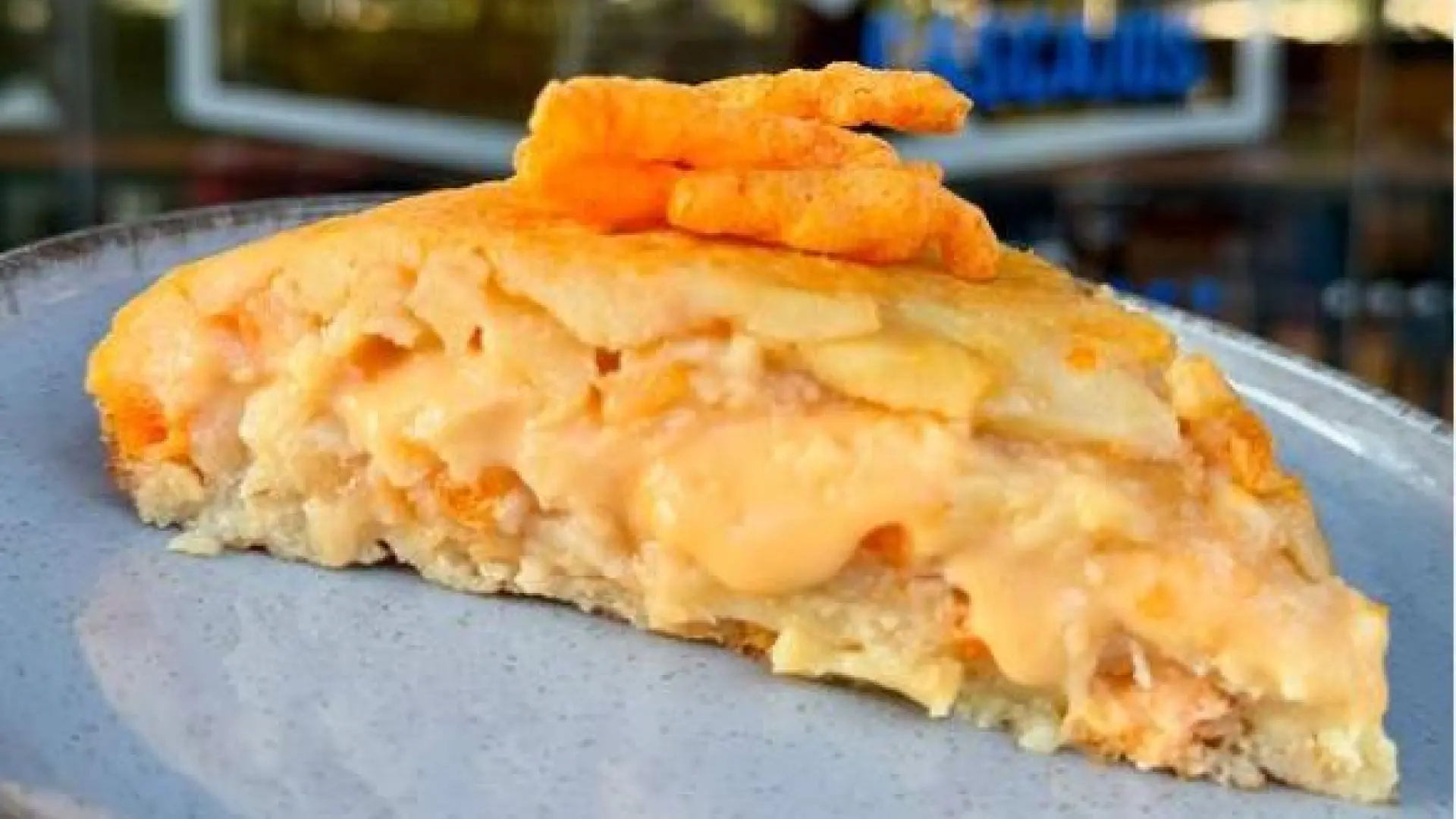 El bar de Logroño en el que puedes comer tortilla de patatas con Takis, Jumpers o Risketos