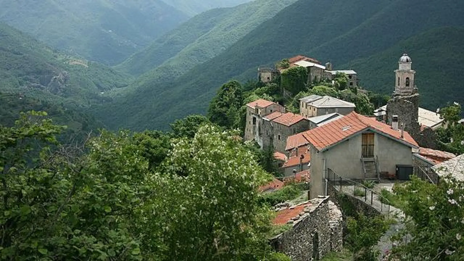 El pueblo medieval de Italia conocido como 'la ciudad de las brujas'