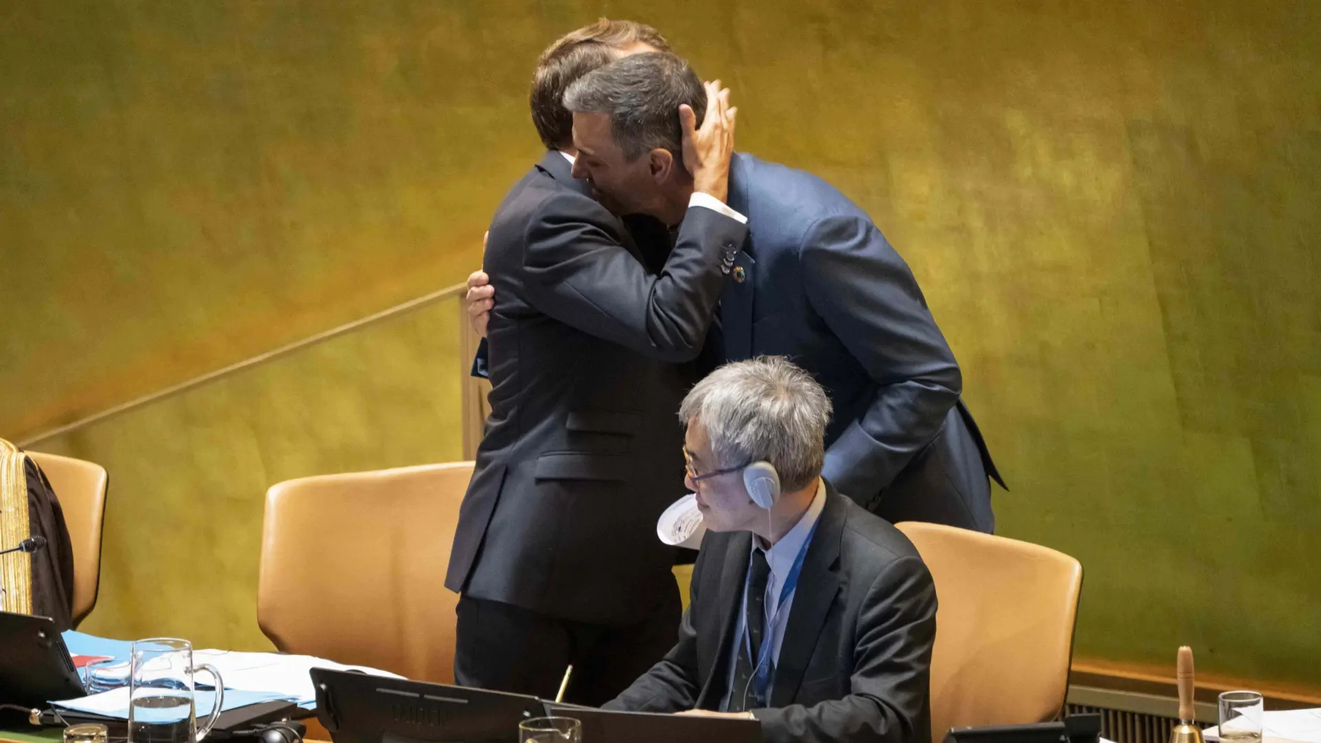 ¿A qué huelen las nubes?: Trump, Macron, Sánchez, Gaza, una escalera mecánica y la utilidad de la ONU