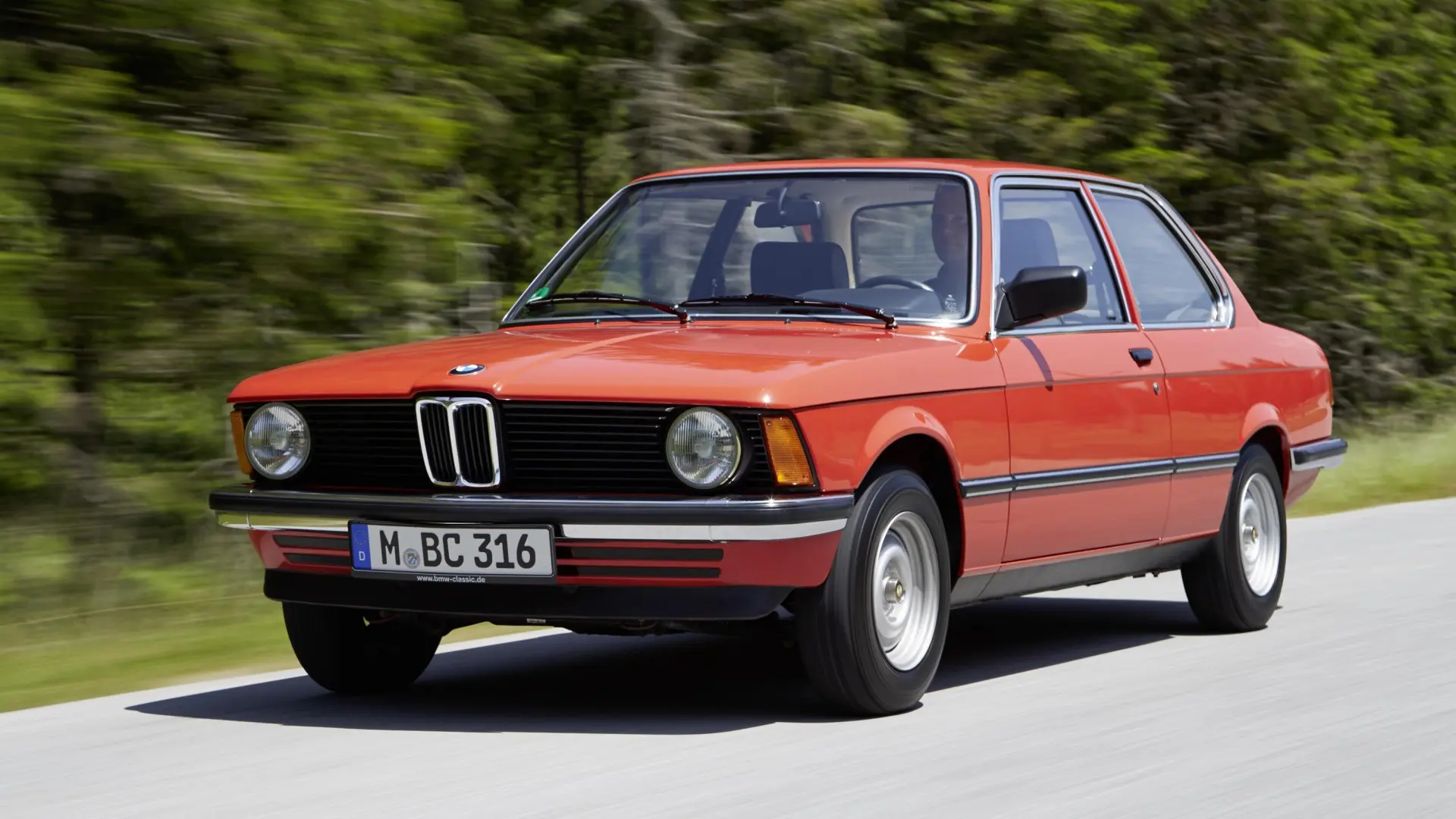 El coche que hizo crecer a BMW y definió su ADN: medio siglo de historia del icónico Serie 3