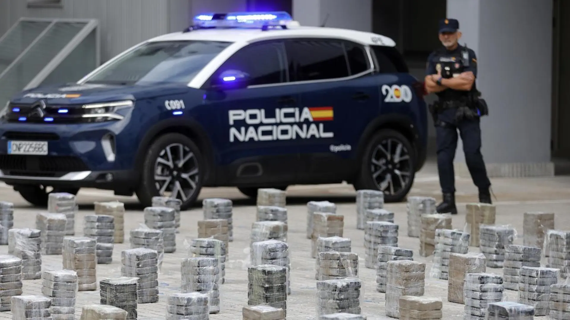 Detienen a los tres tripulantes de un narcosubmarino en A Coruña que intentaron huir haciéndose pasar por peregrinos
