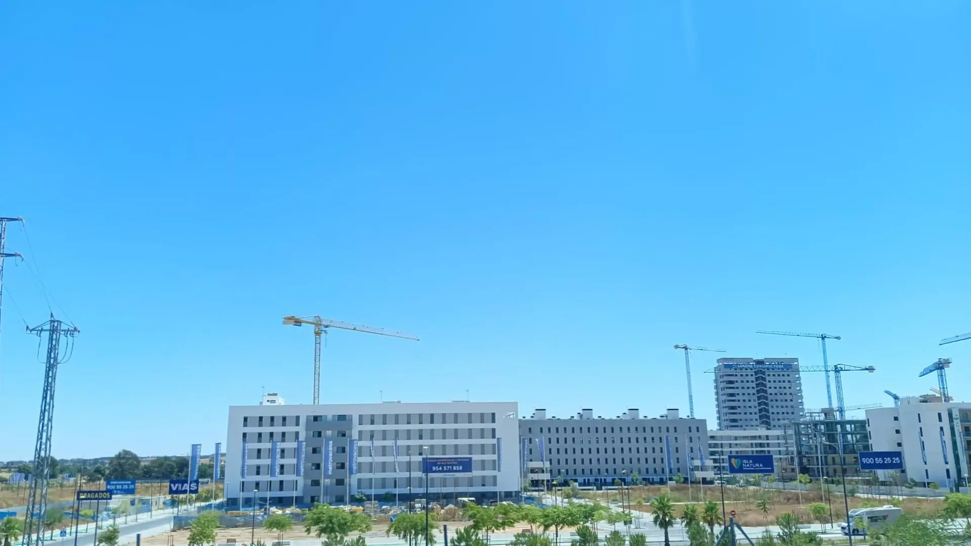 La Junta de Andalucía publica su primer inventario de suelos disponibles para la construcción de 41.000 VPO