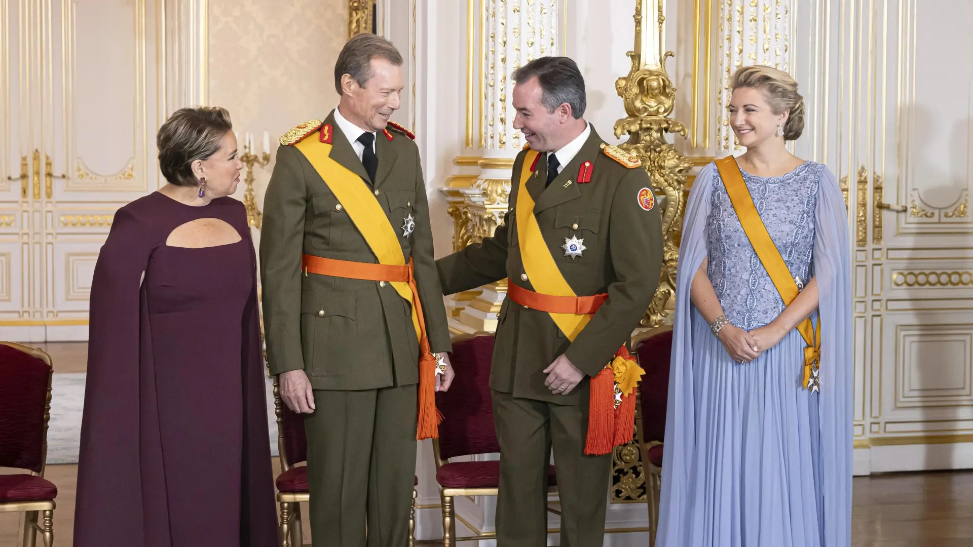 Guillermo de Luxemburgo toma posesión de la corona en sustitución de su padre, para acercar más la institución al pueblo
