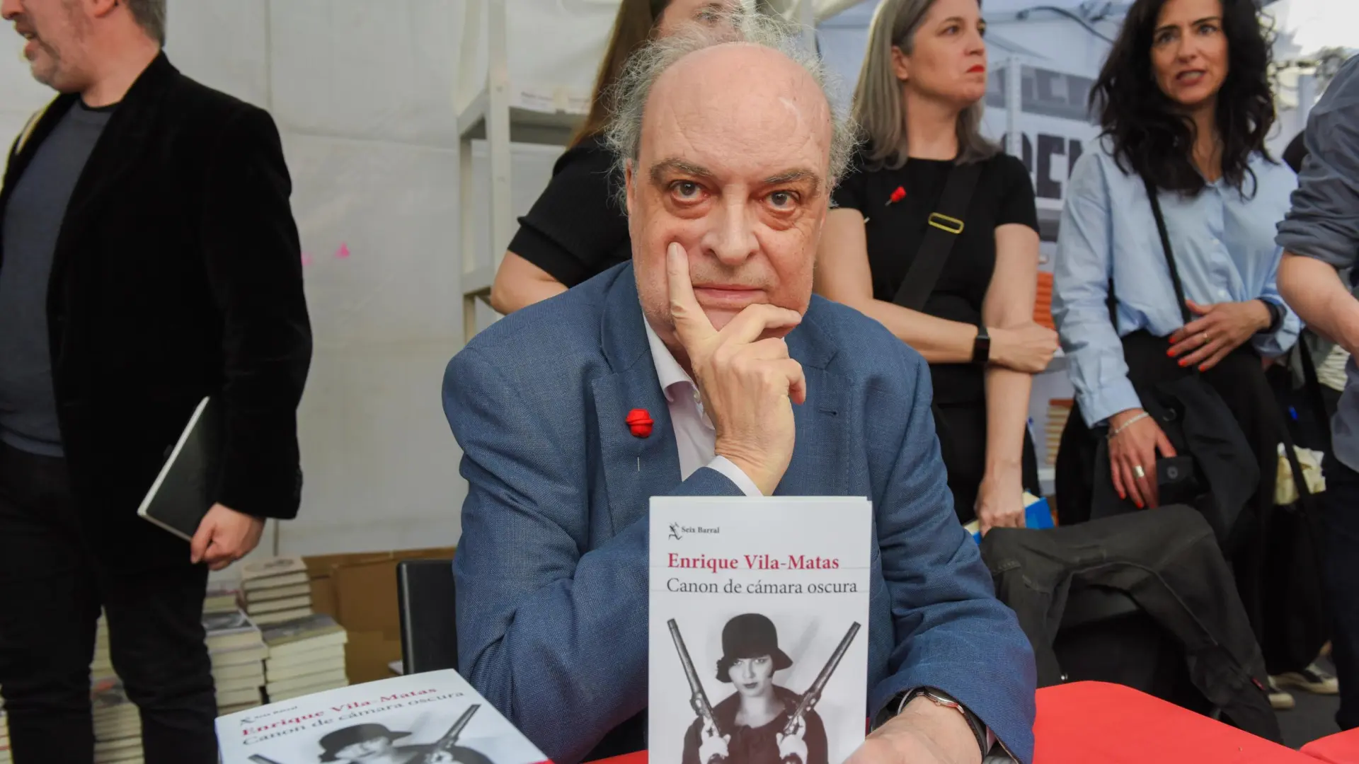 Abad Faciolince, Samanta Schweblin y Vila-Matas, entre los finalistas del Premio AENA de Narrativa, dotado con un millón de euros